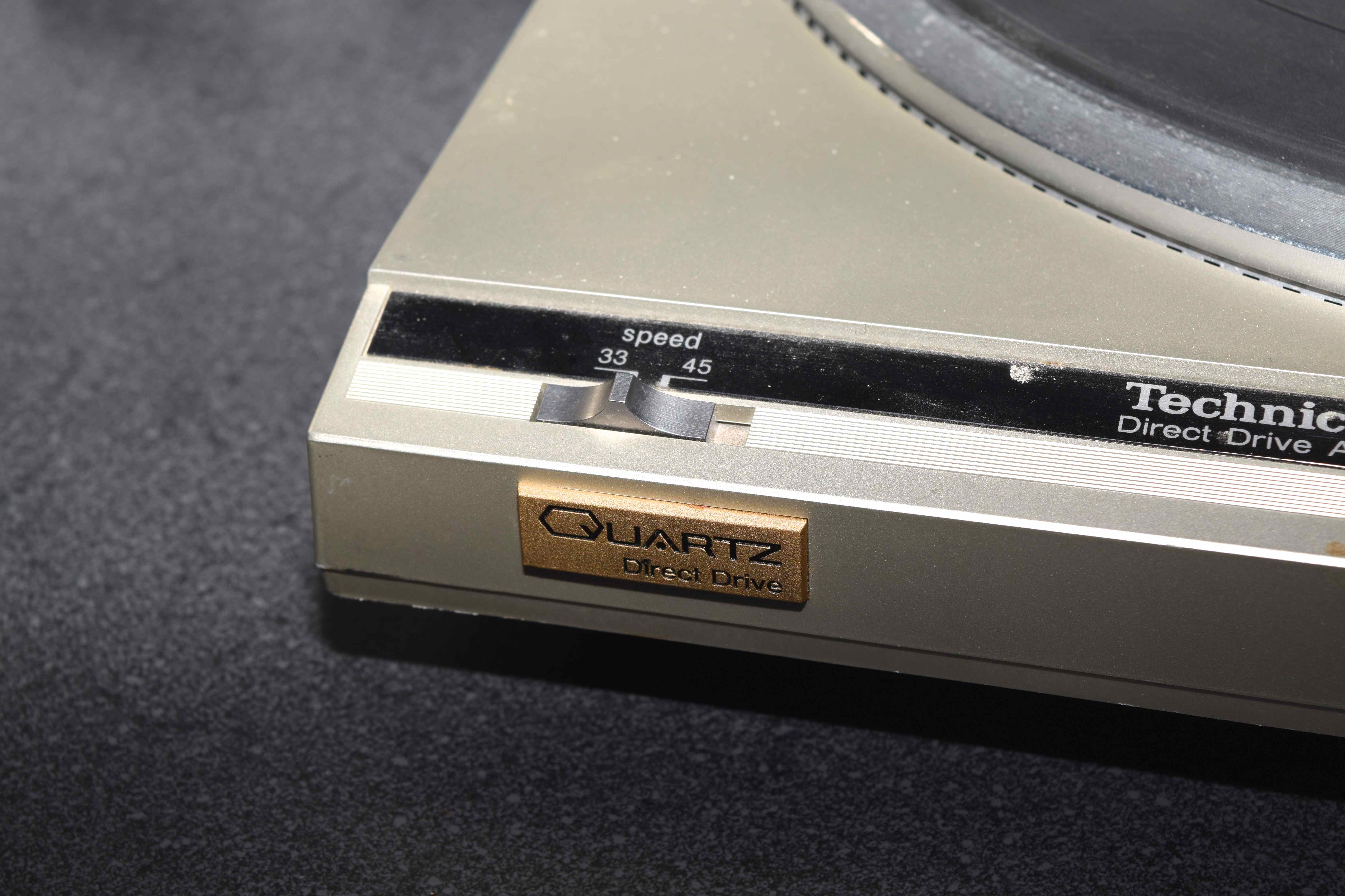 Technics SL- Q300 Turntable