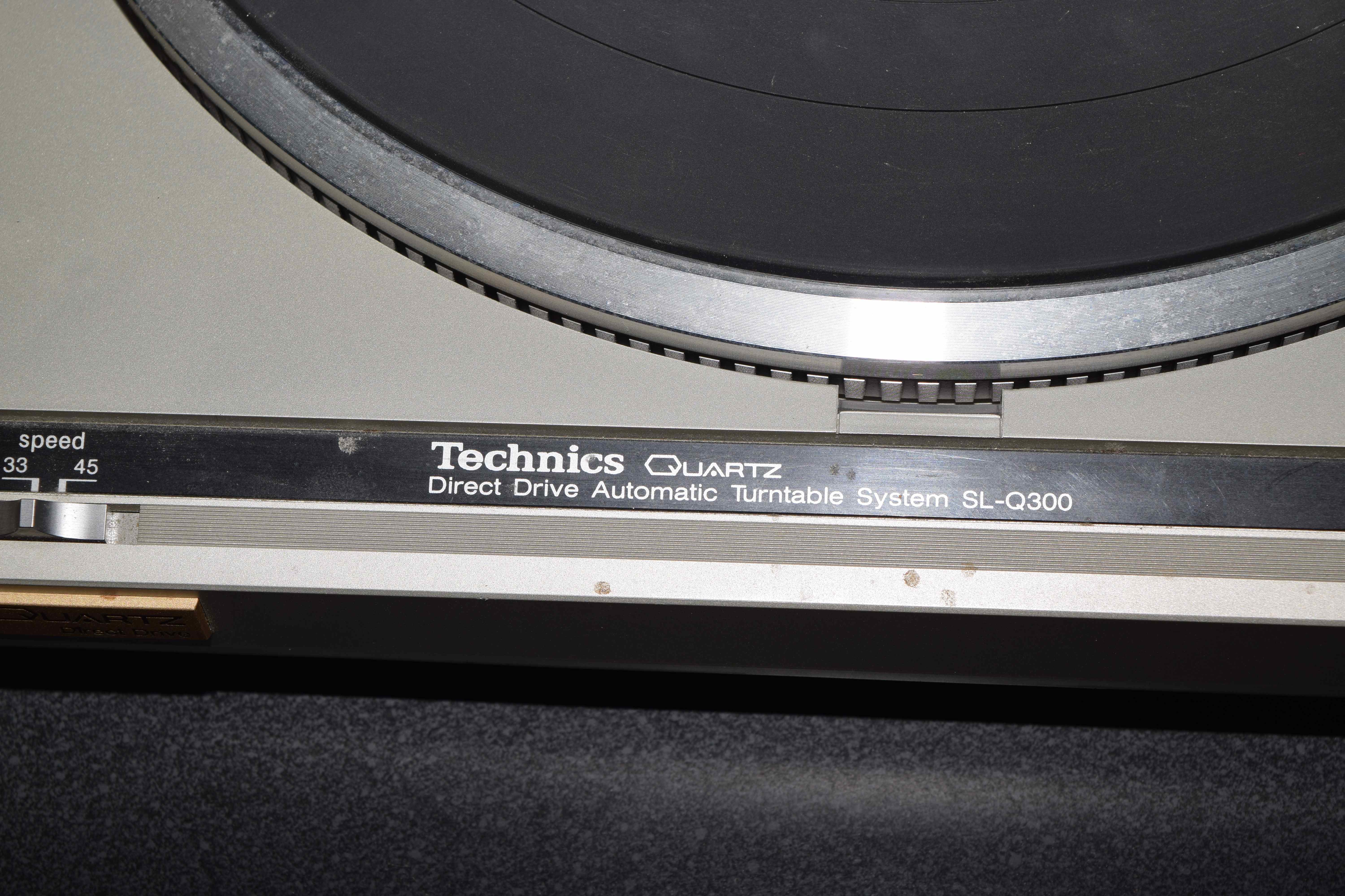 Technics SL- Q300 Turntable