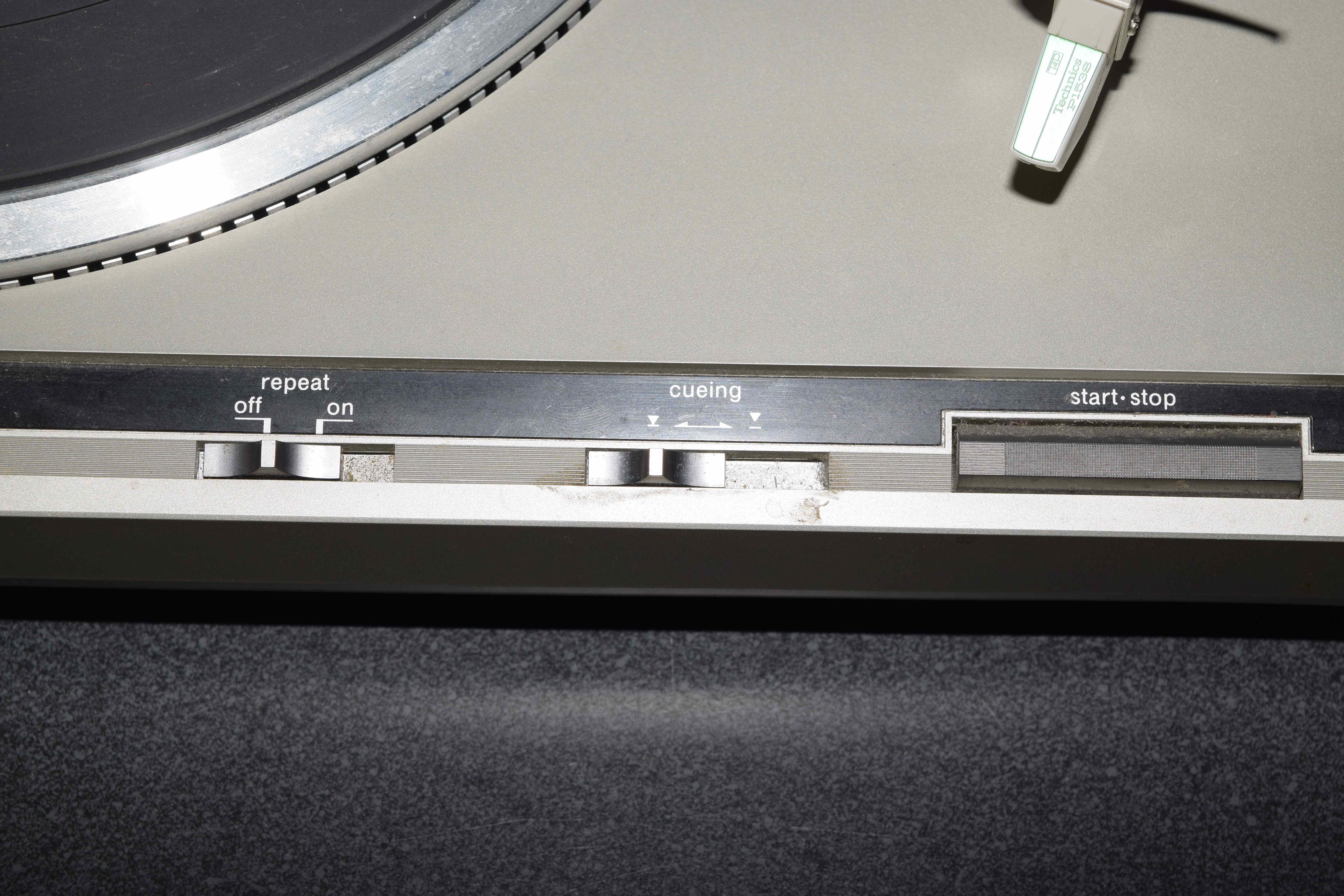 Technics SL- Q300 Turntable