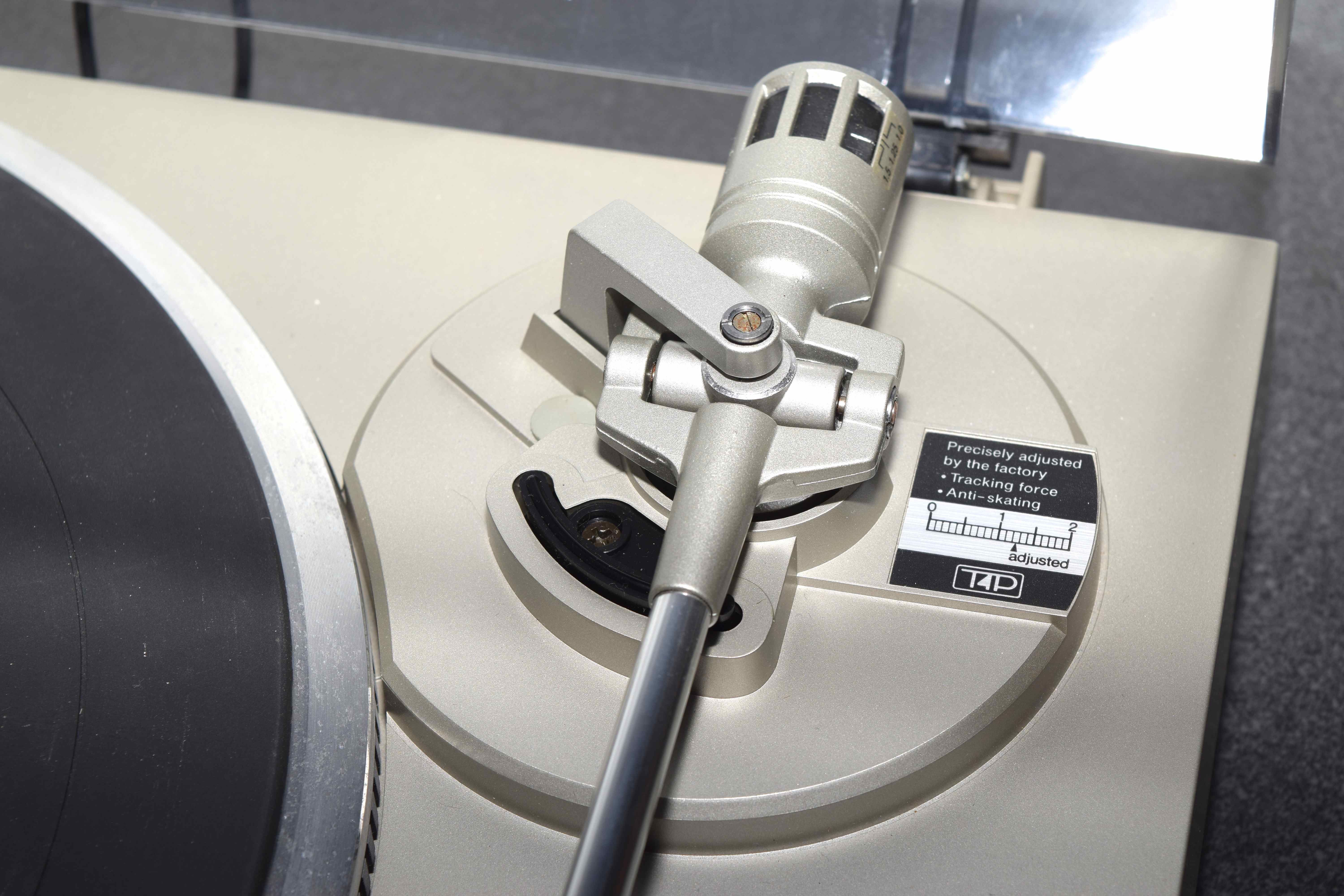 Technics SL- Q300 Turntable