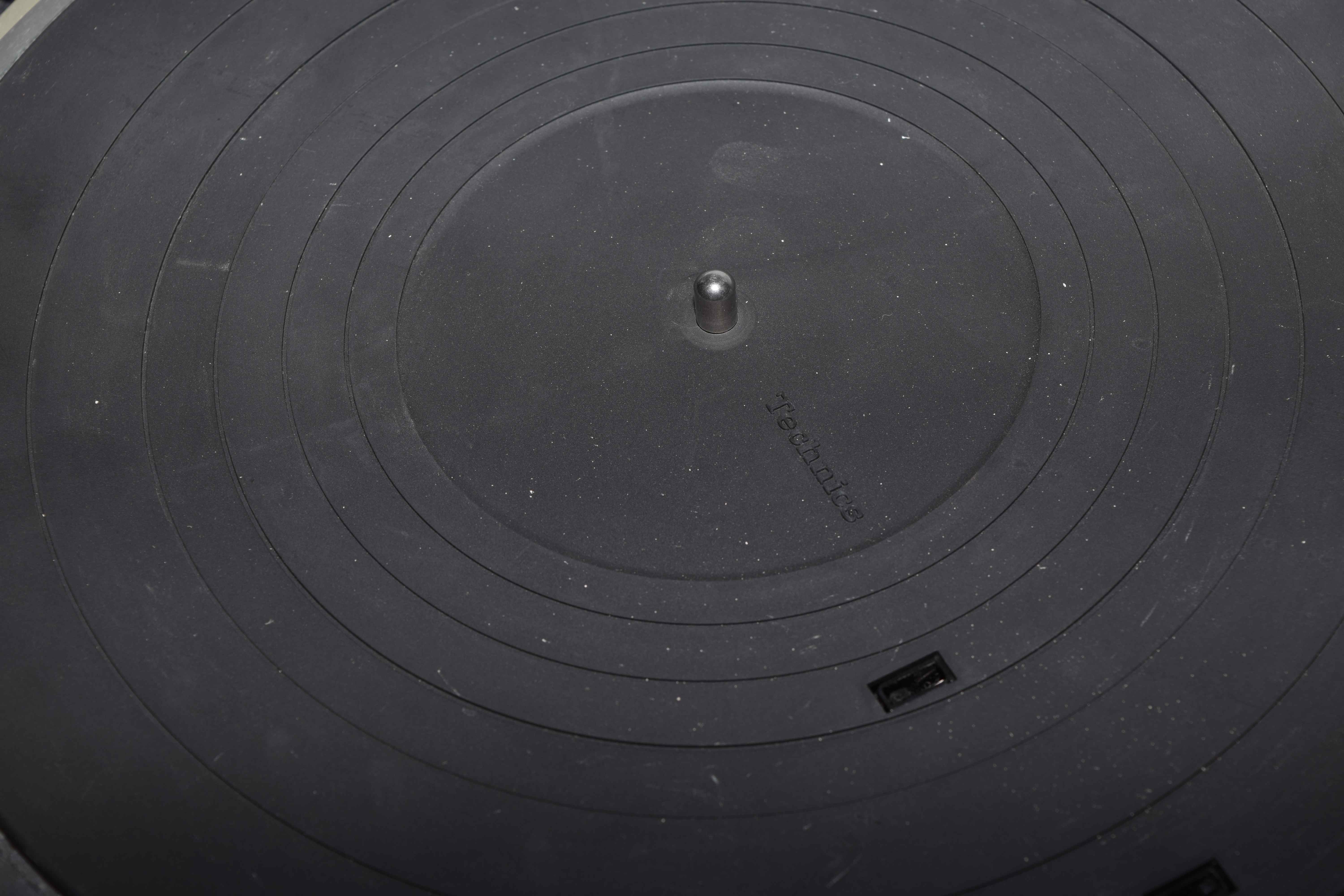 Technics SL- Q300 Turntable