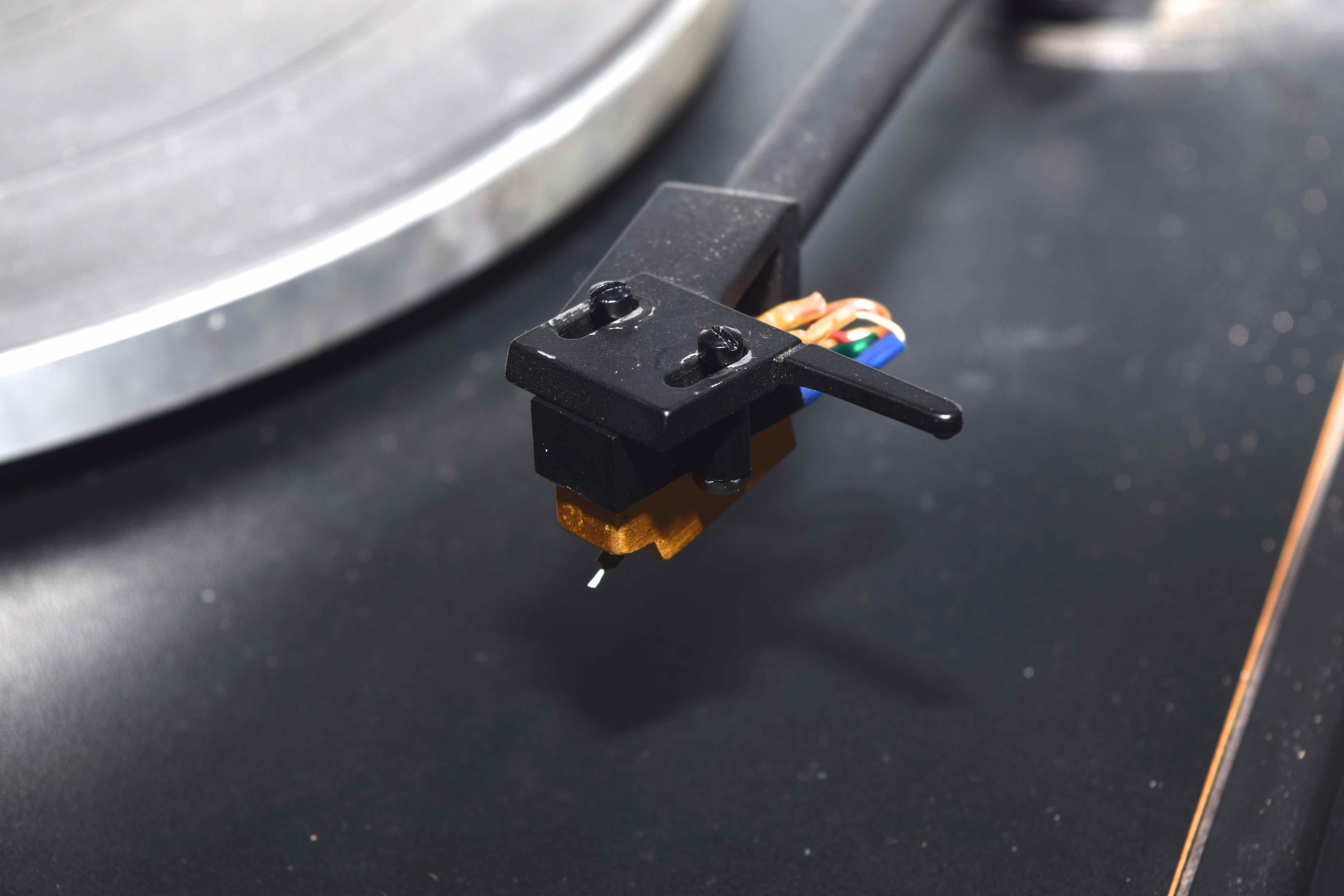 Ariston Q-Deck II Turntable