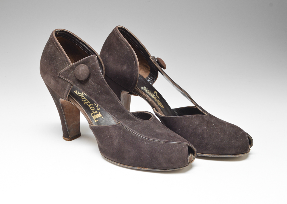 1940s Vintage Brown Suede Leather Peep Toe Pumps