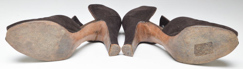 1940s Vintage Brown Suede Leather Peep Toe Pumps