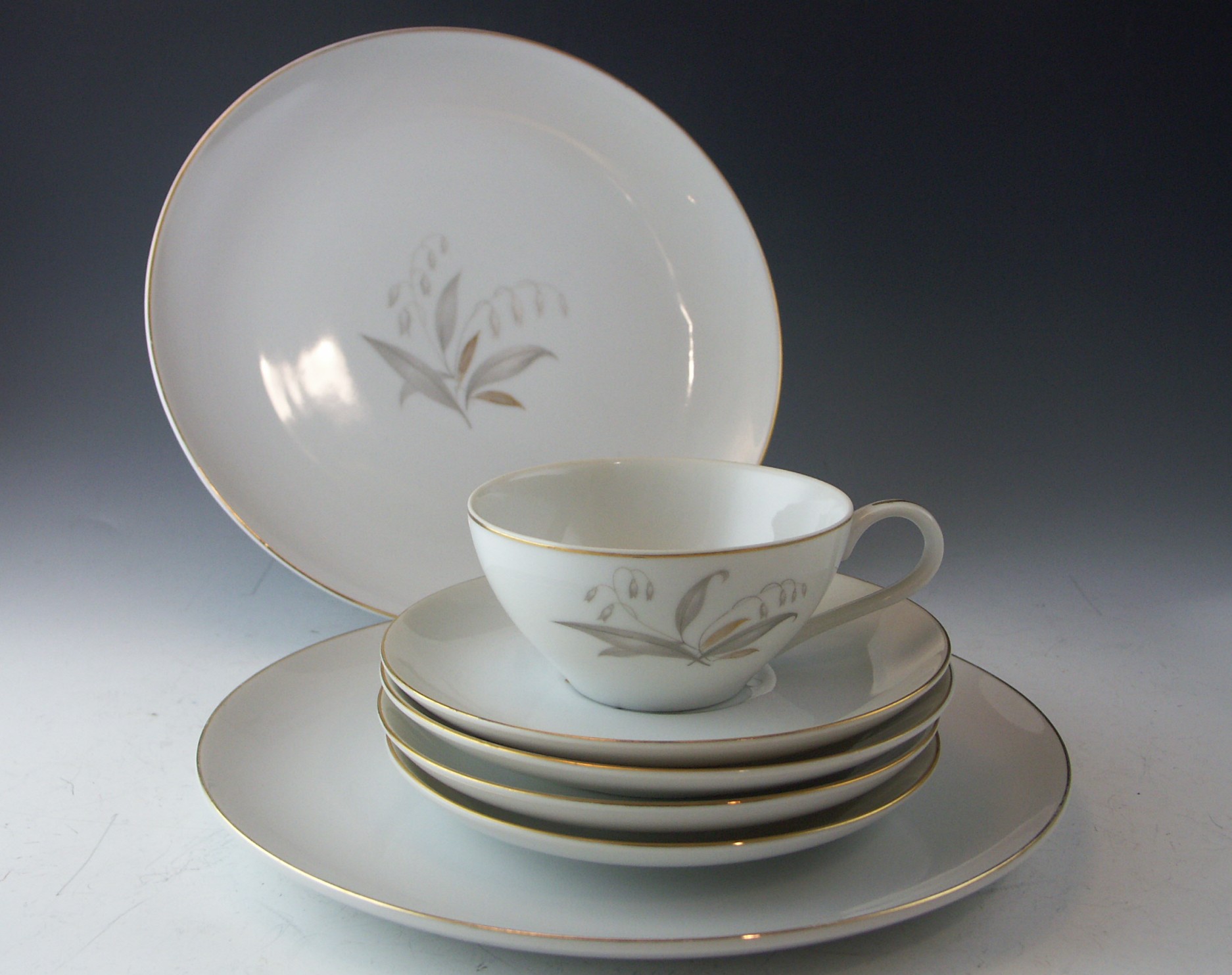 1961 Kaysons Fine China in Golden Rhapsody