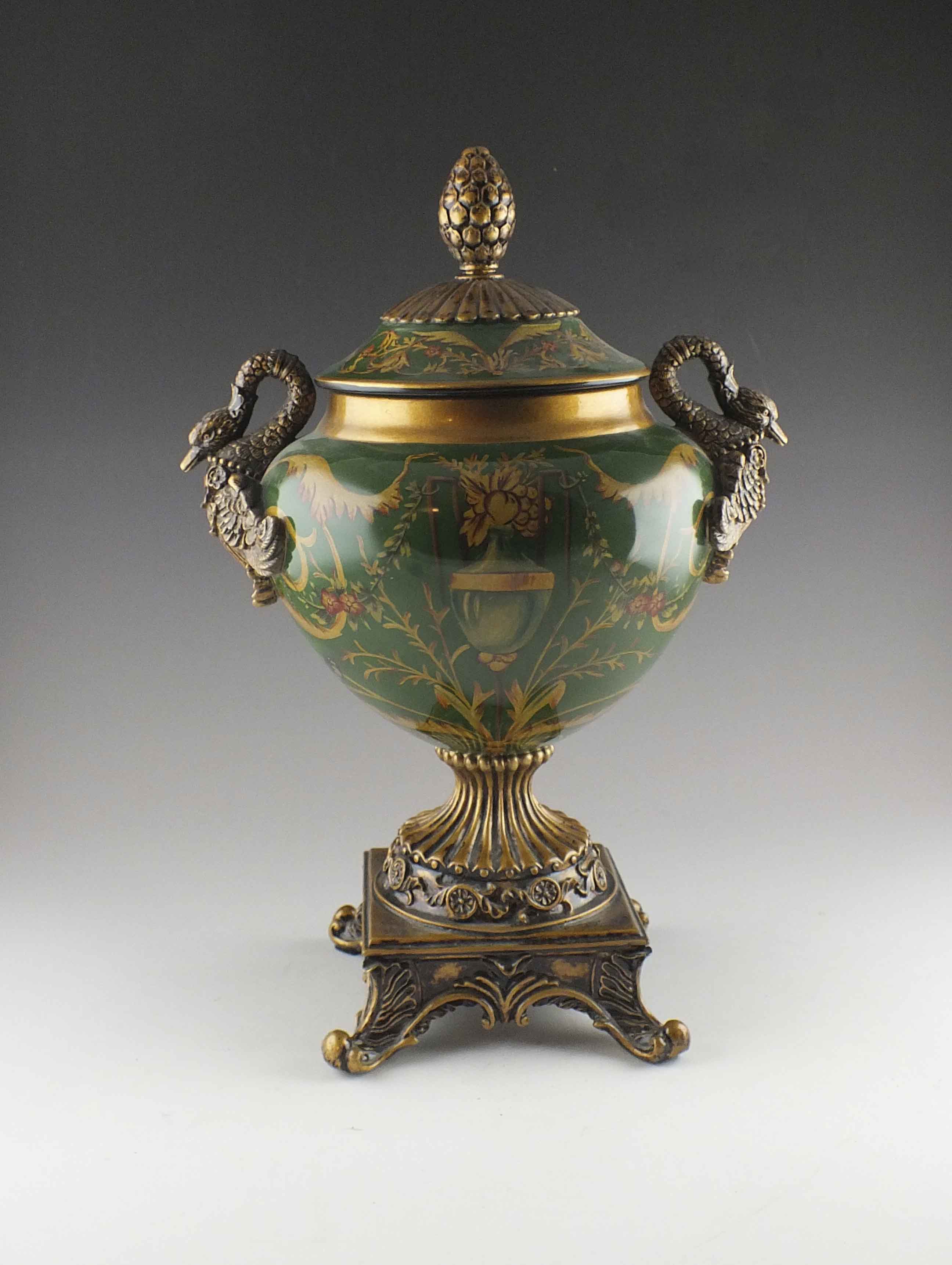 Jeanne Reed Ltd Williamsburg Urn