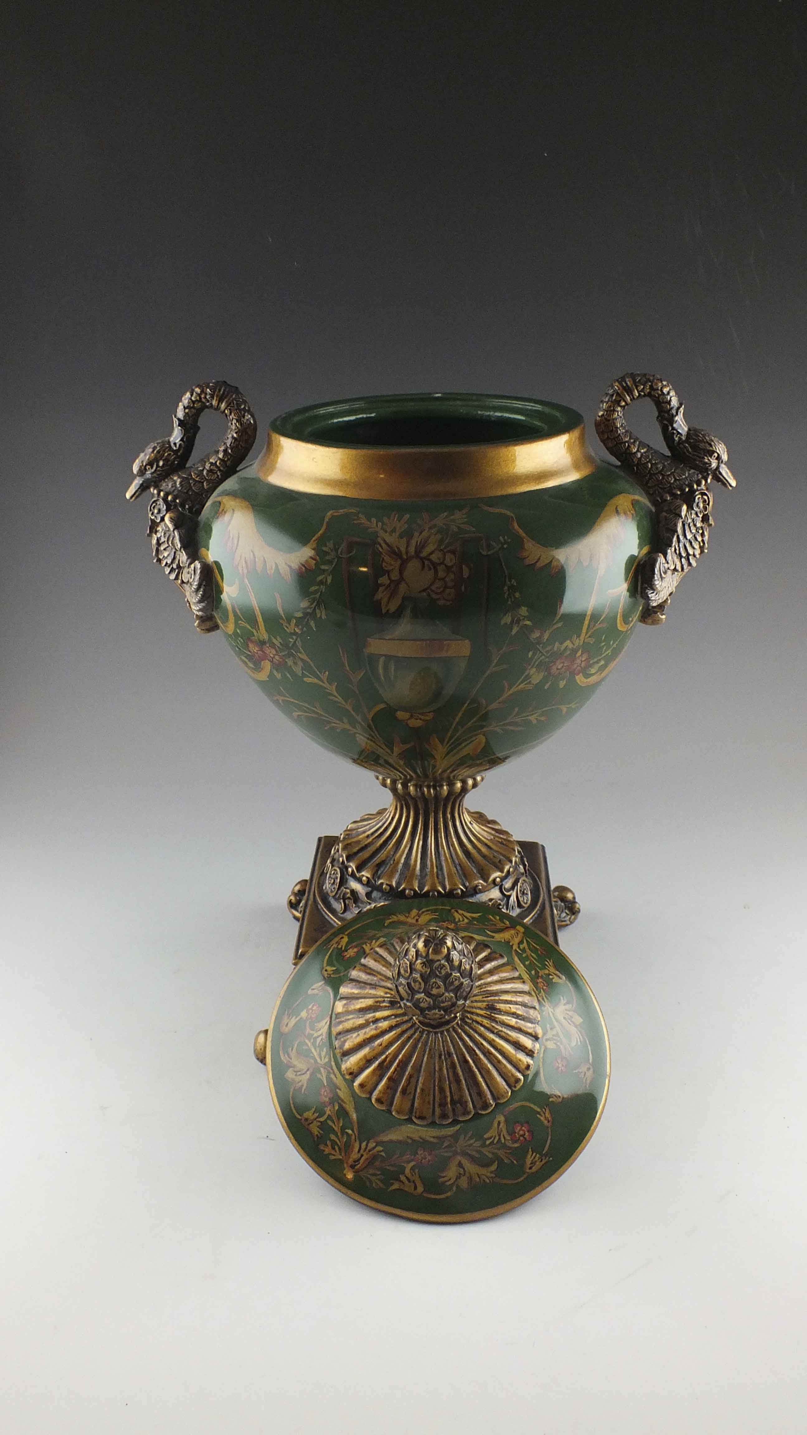 Jeanne Reed Ltd Williamsburg Urn