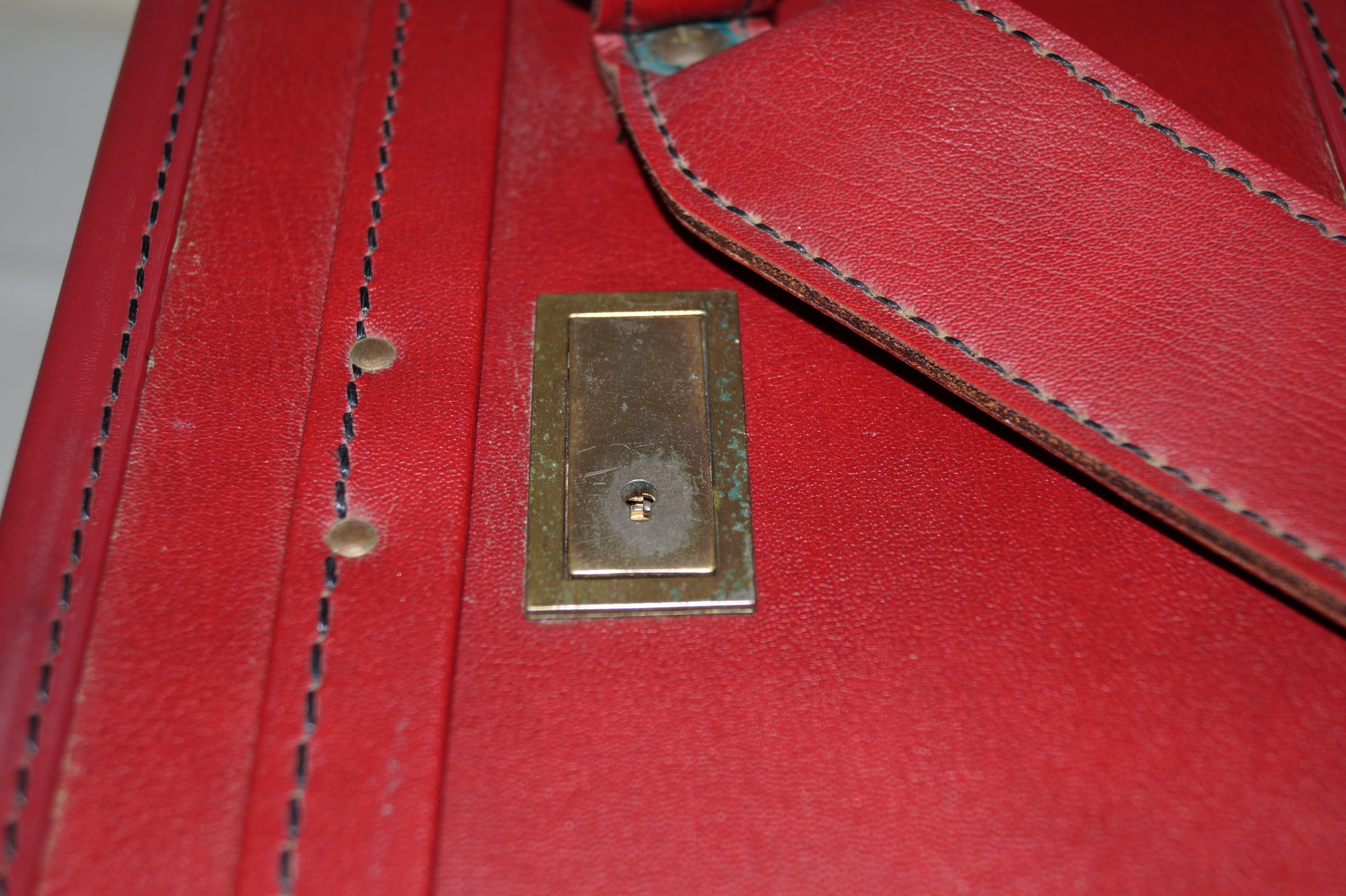 Vintage Hartmann 21" Woodbox Pullman Suitcase