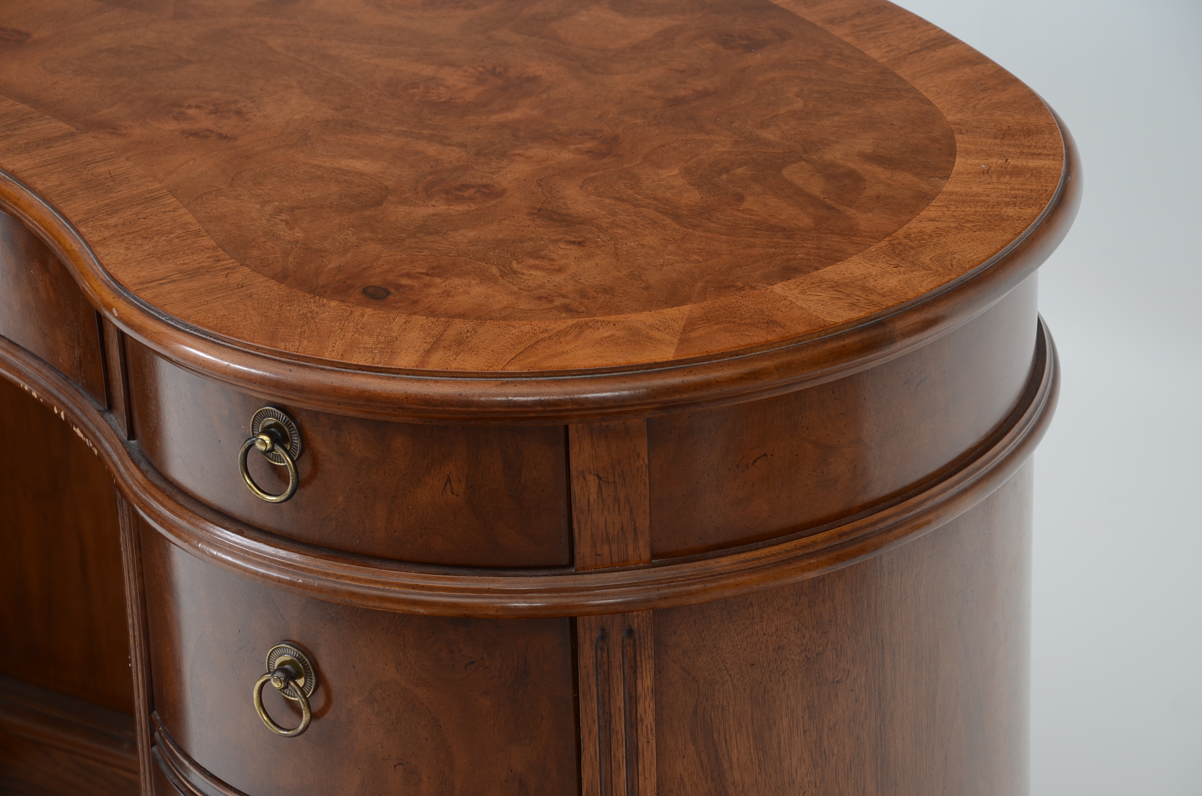Drexel Kidney Knee Hole Desk