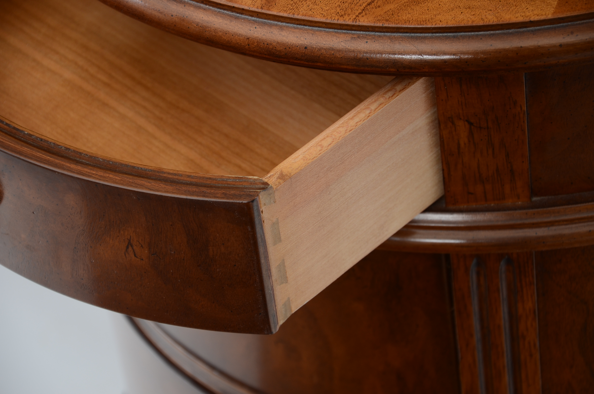 Drexel Kidney Knee Hole Desk