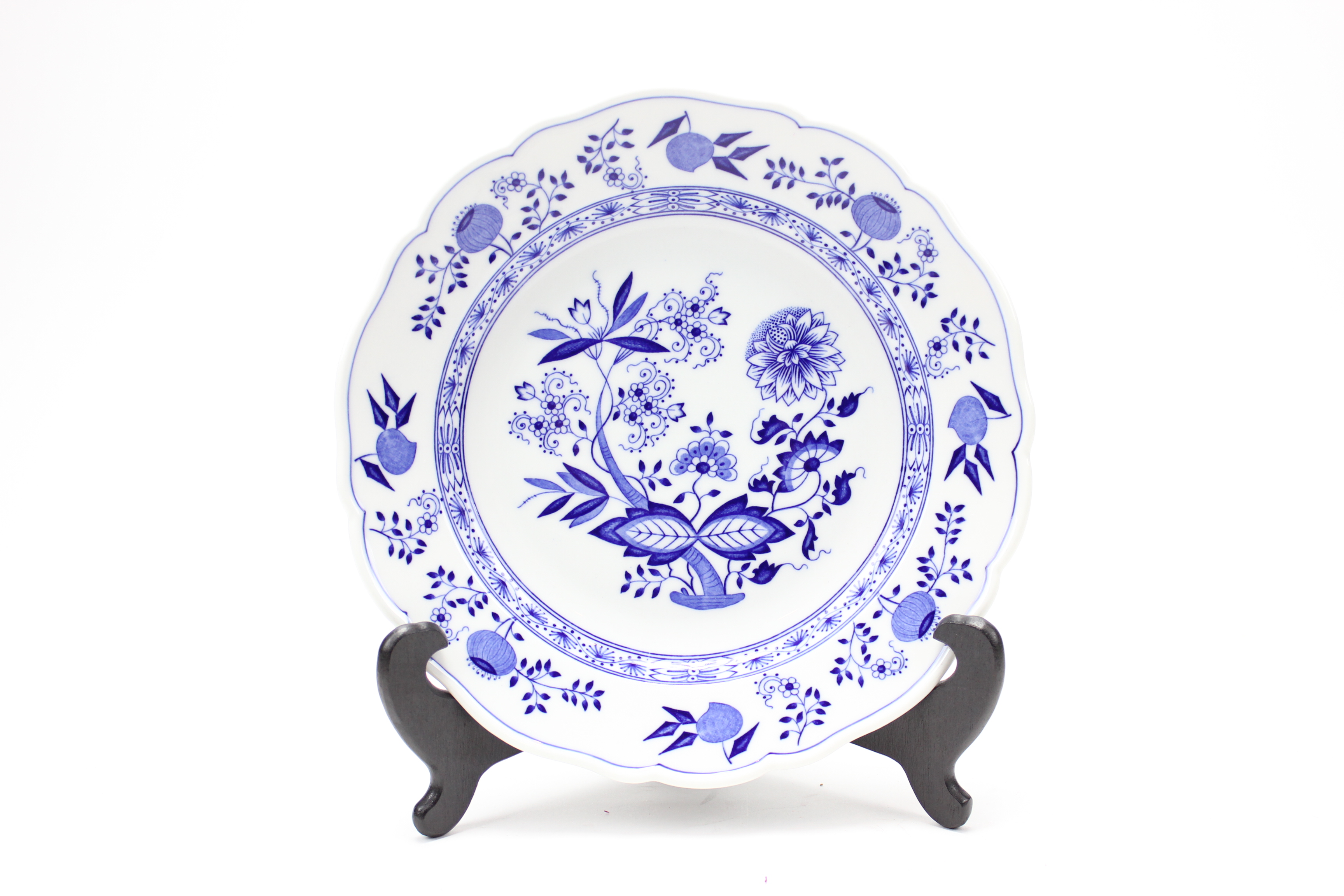 Lorenz Hutschenreuther China Set in Blue Onion