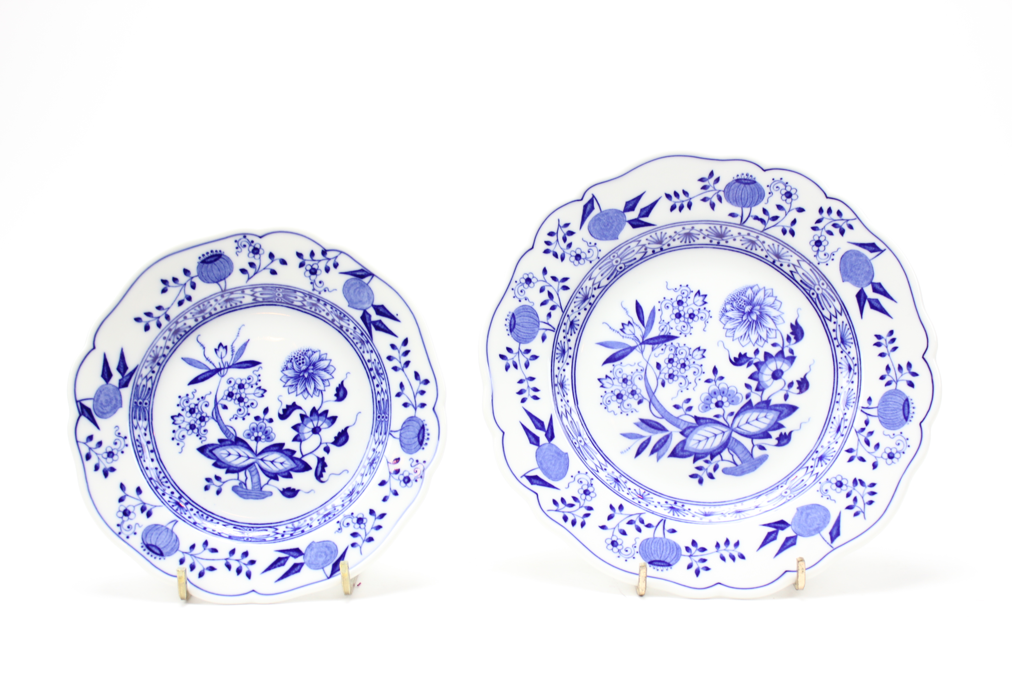 Lorenz Hutschenreuther China Set in Blue Onion
