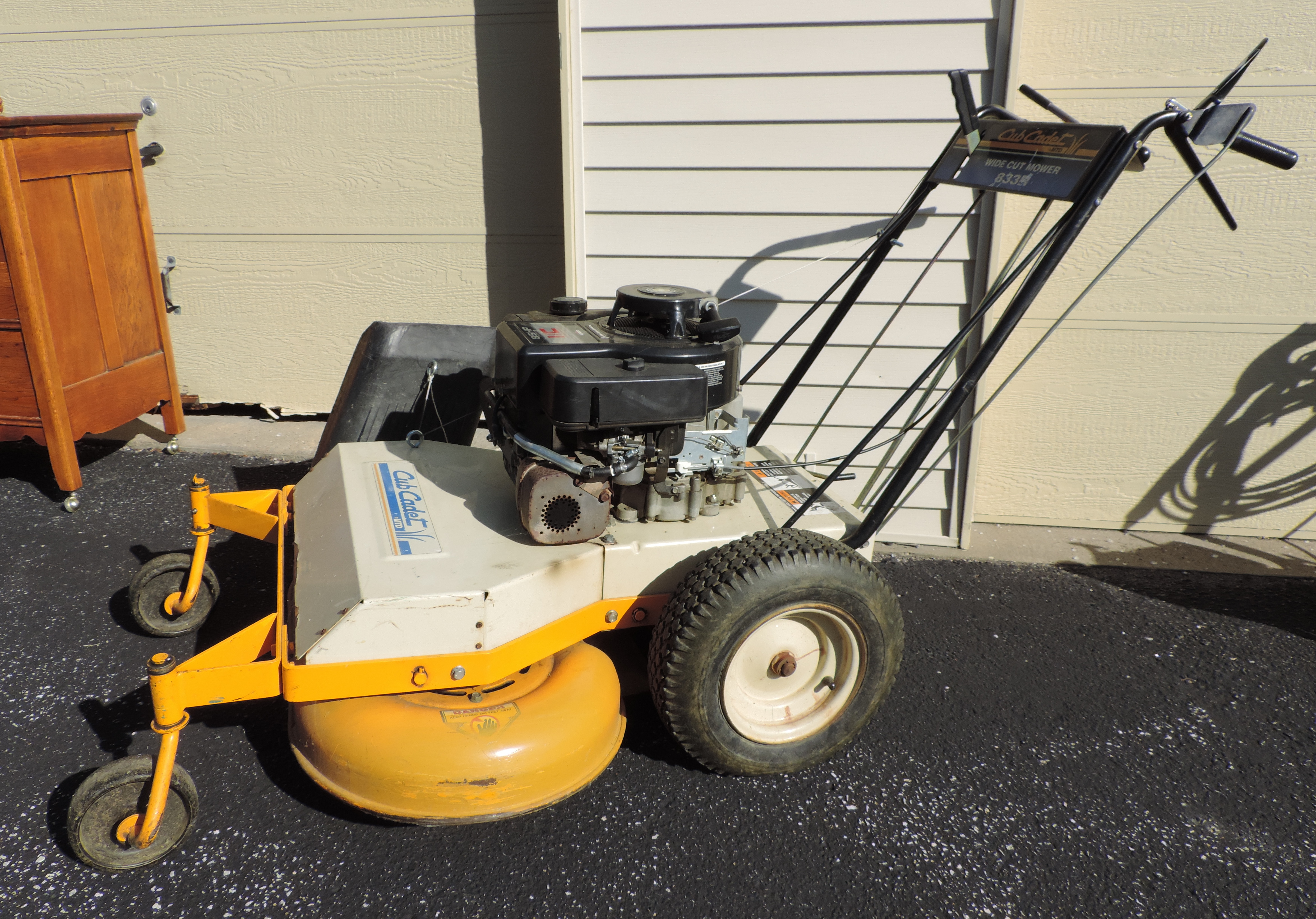Cub Cadet Wide Cut 833R Lawn Mower