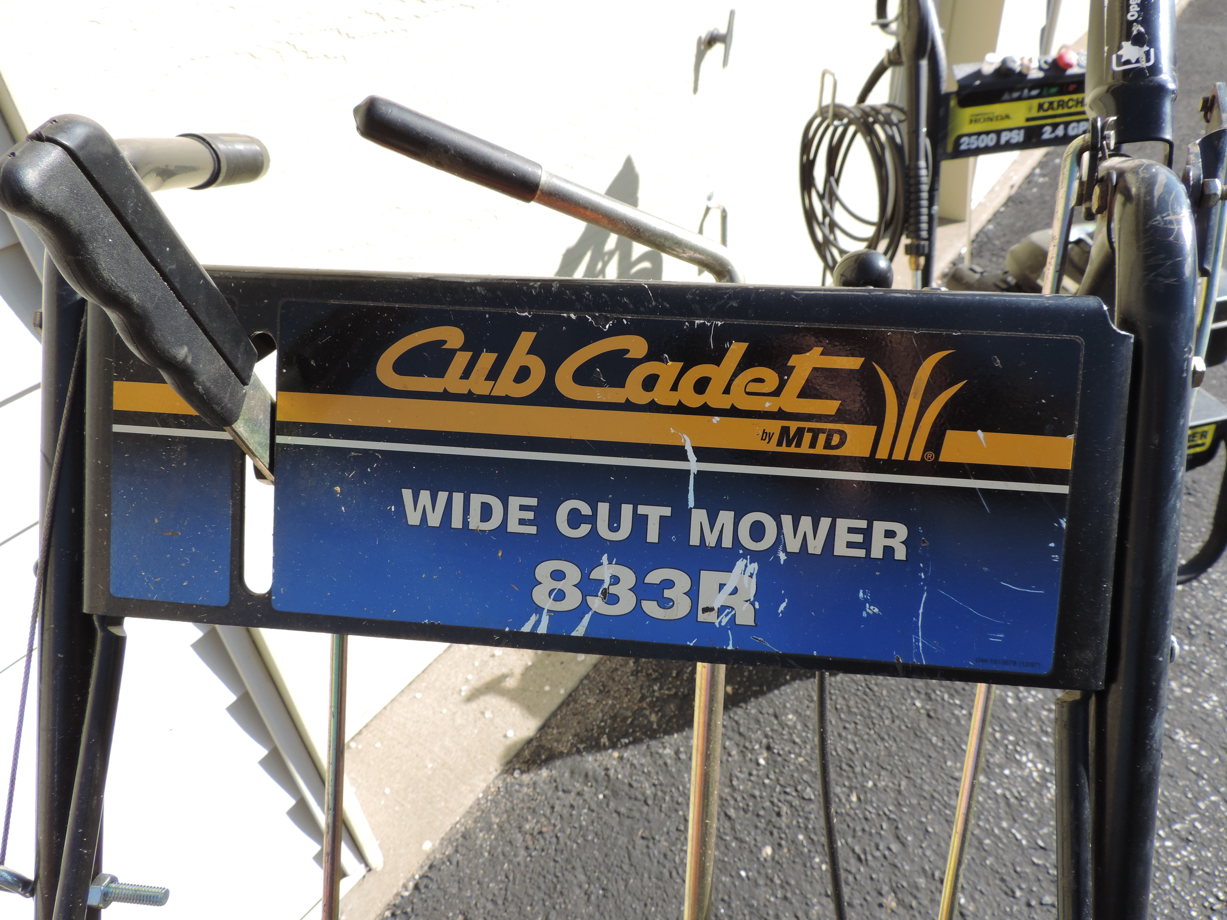 Cub Cadet Wide Cut 833R Lawn Mower