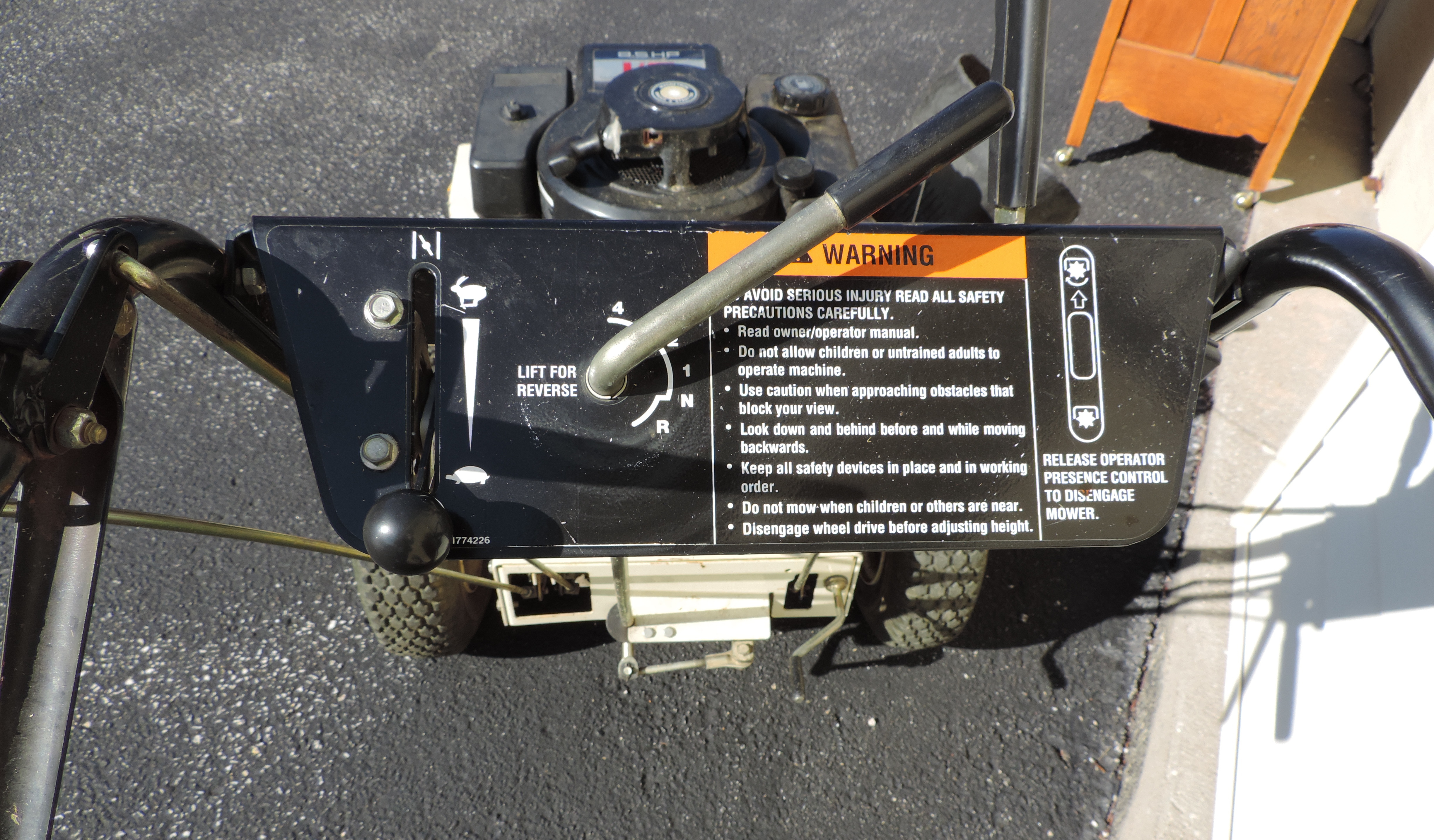 Cub Cadet Wide Cut 833R Lawn Mower