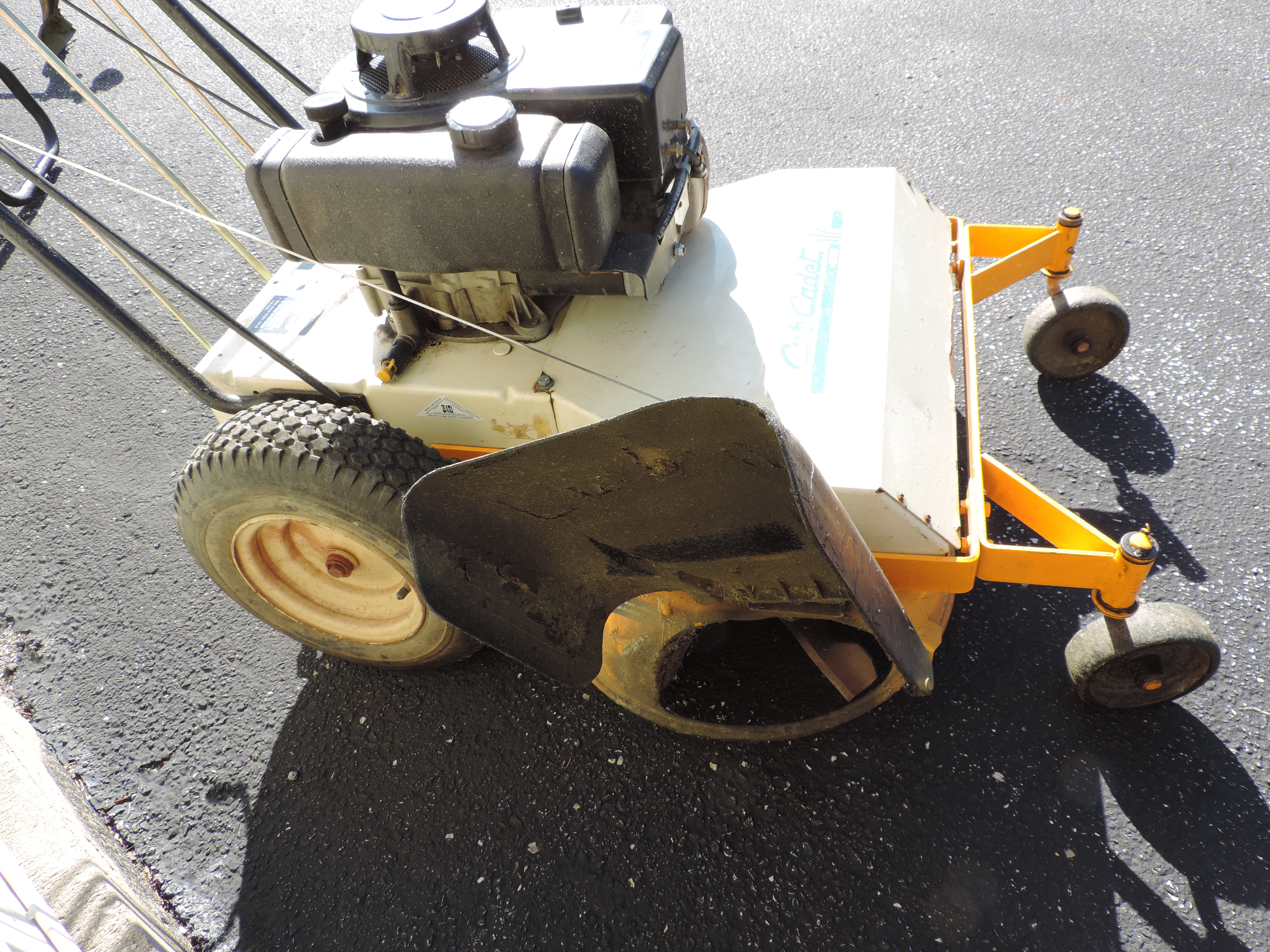 Cub Cadet Wide Cut 833R Lawn Mower