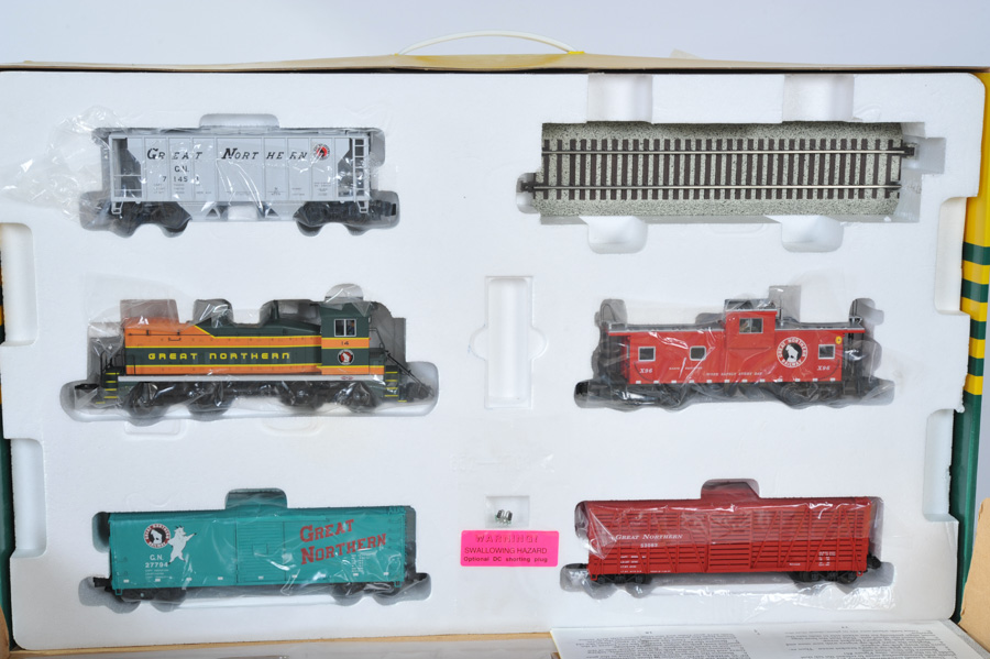The Showcase Line Complete S Scale Train Set