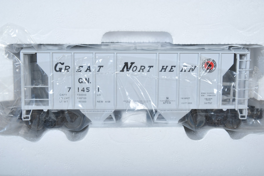 The Showcase Line Complete S Scale Train Set