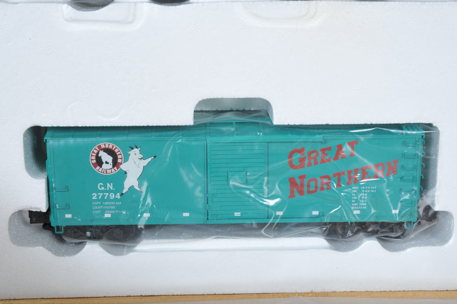 The Showcase Line Complete S Scale Train Set