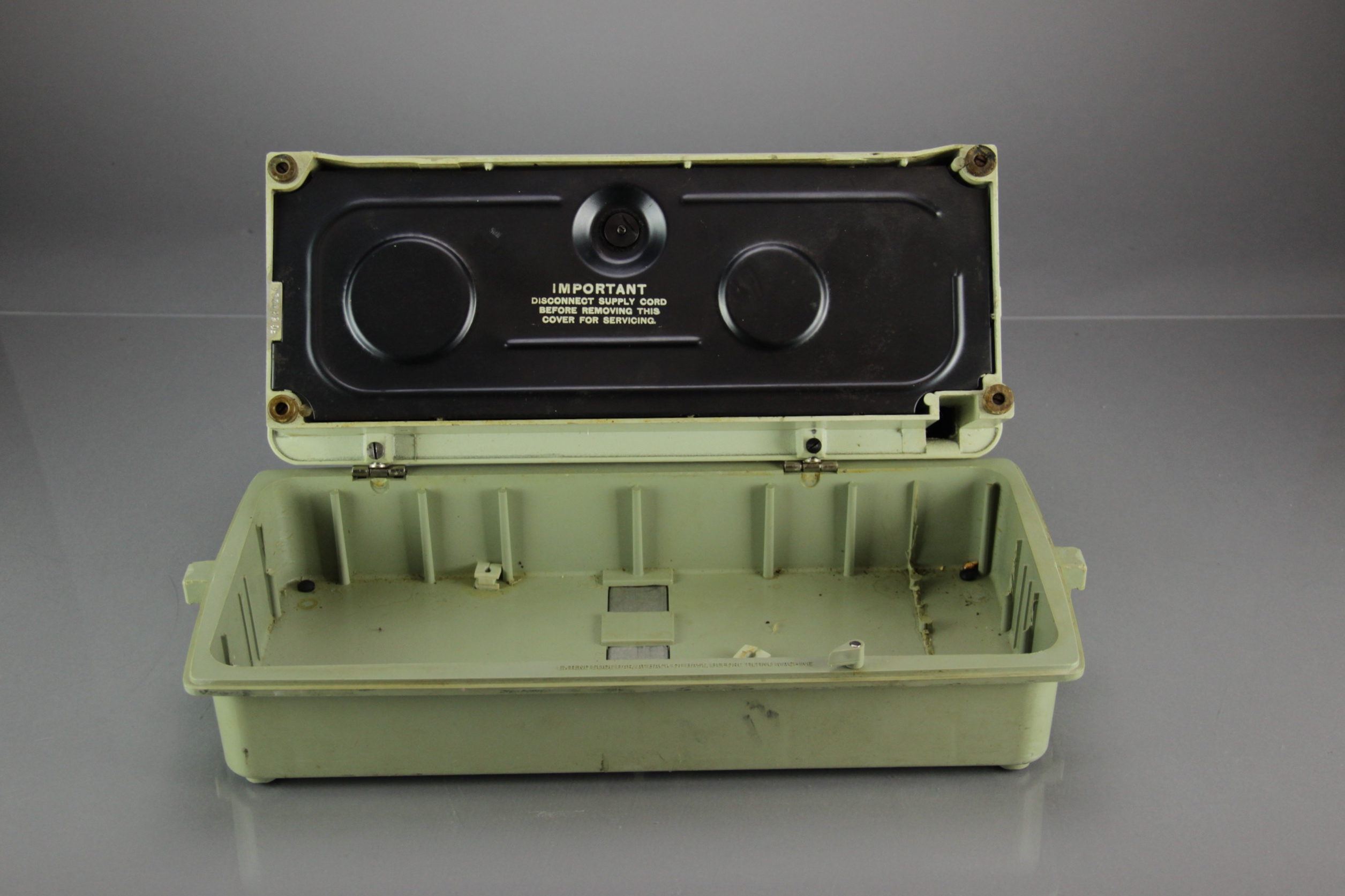 Vintage Singer "Stylist" Model 413 Sewing Machine