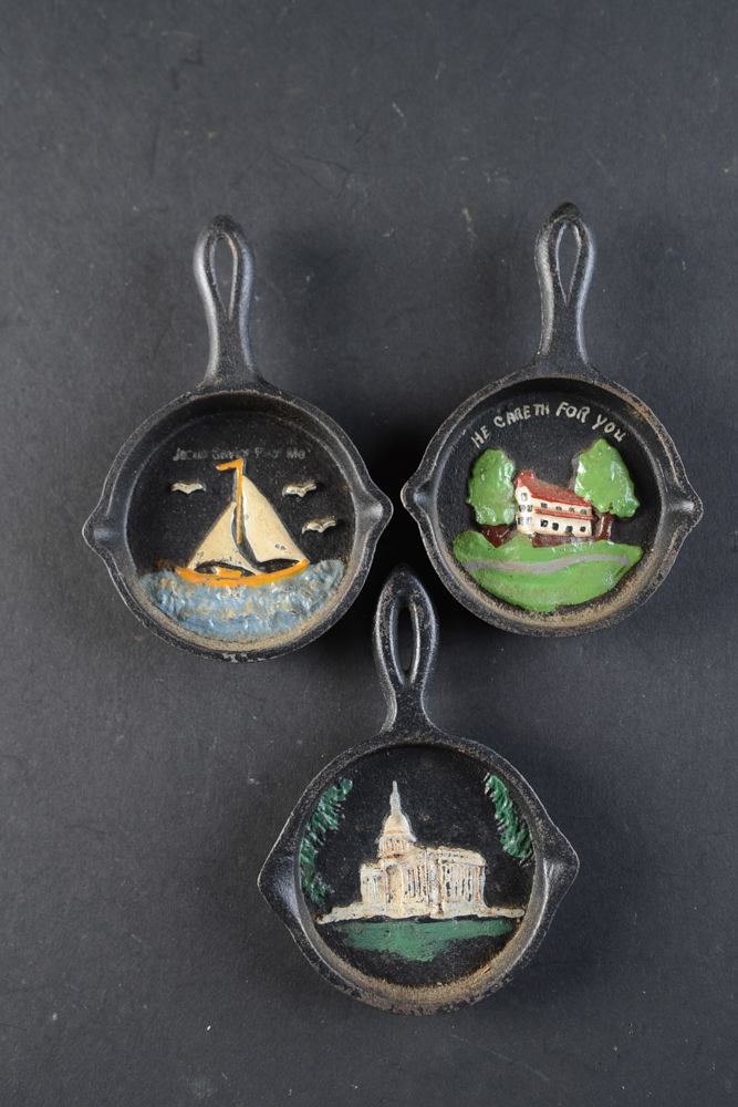 Vintage Cast Iron Skillet Decor