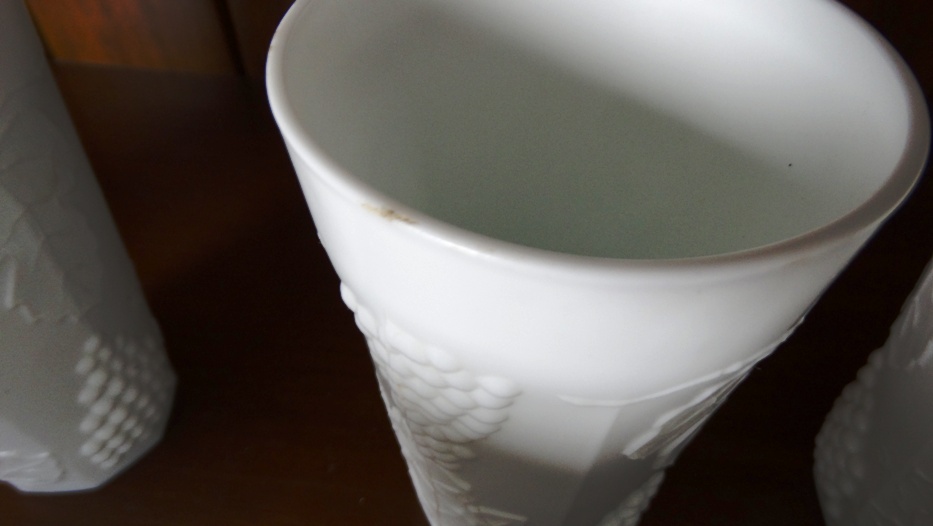 Vintage Grape Pattern Milk Glass Ice Tea Glasses