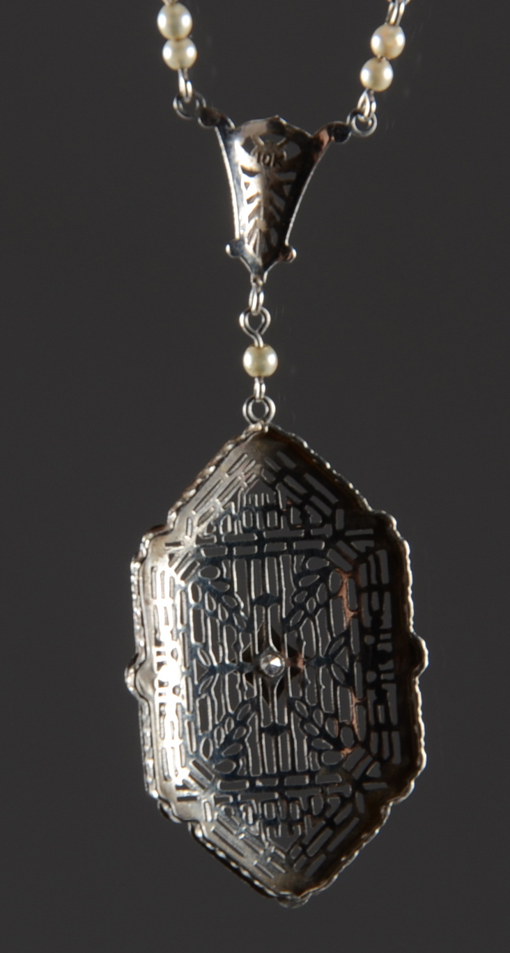 Vintage 10K White Gold Necklace