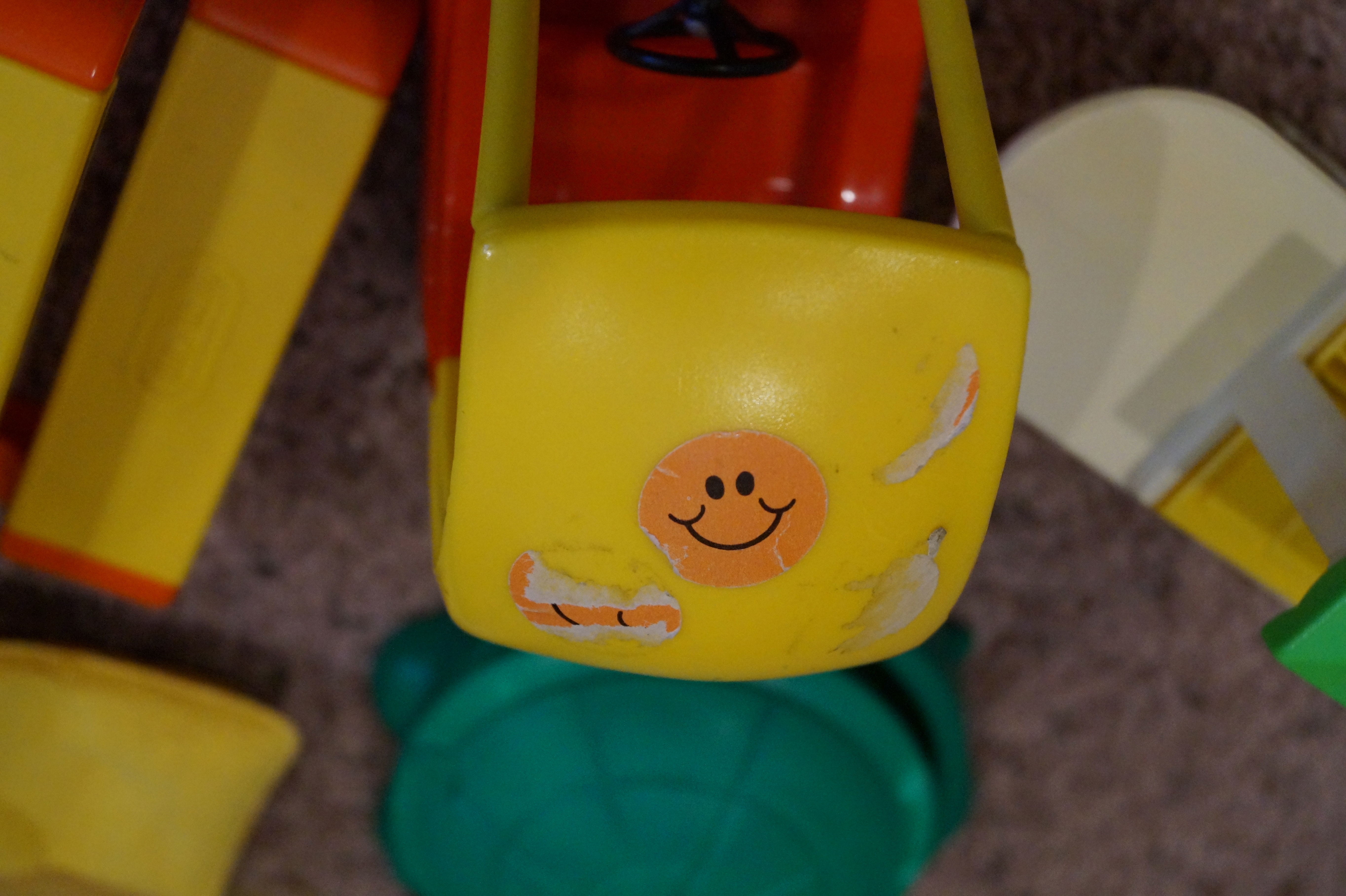 Little Tikes Large  Blue Roof Dollhouse, Minivan and Accessories