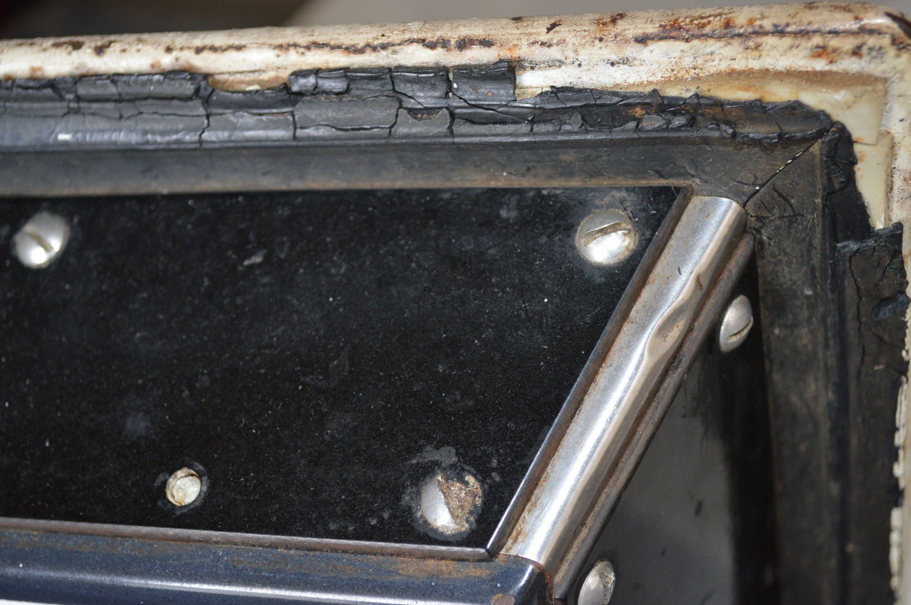 GE Monitor Top Refrigerator