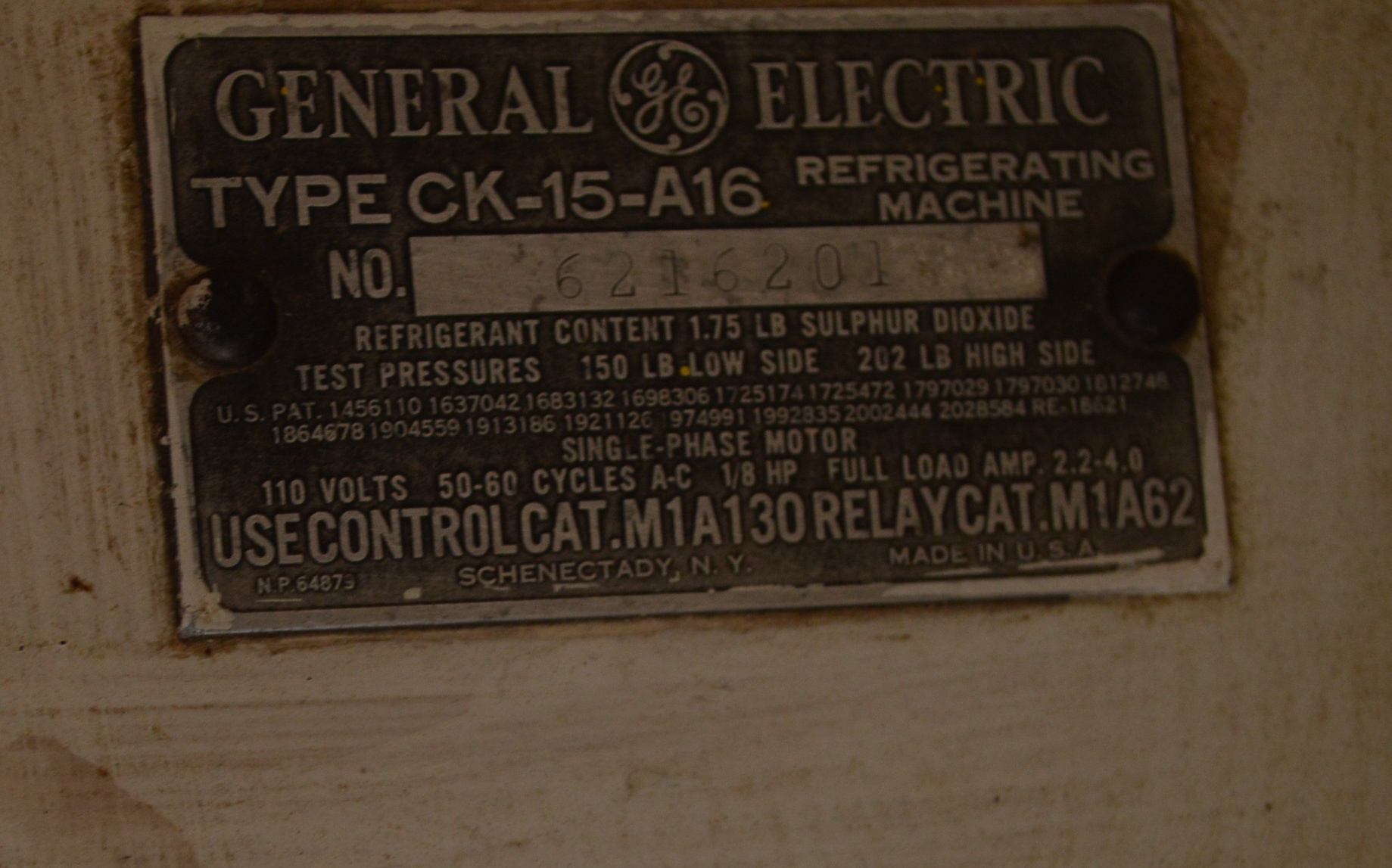 GE Monitor Top Refrigerator