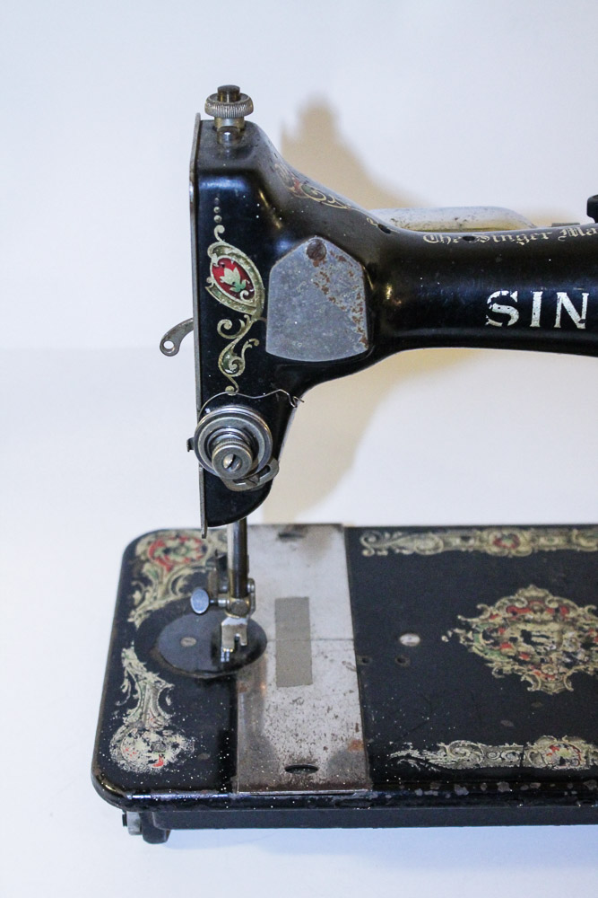 Singer Model 128 Sewing Machine