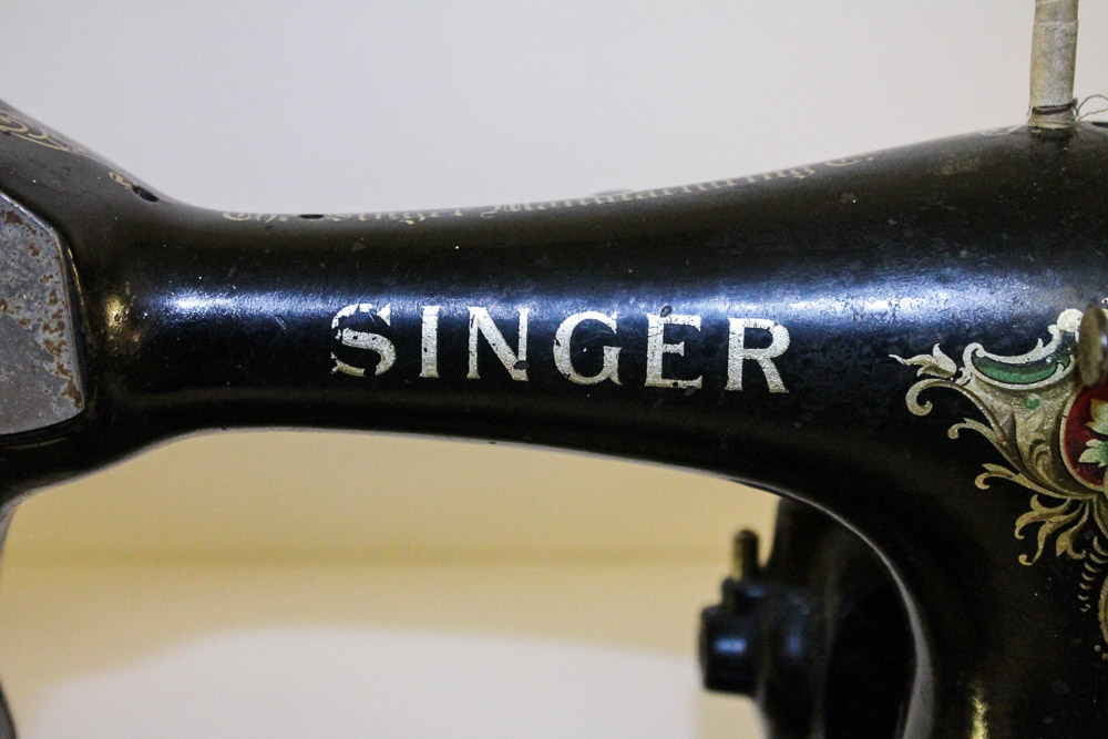 Singer Model 128 Sewing Machine