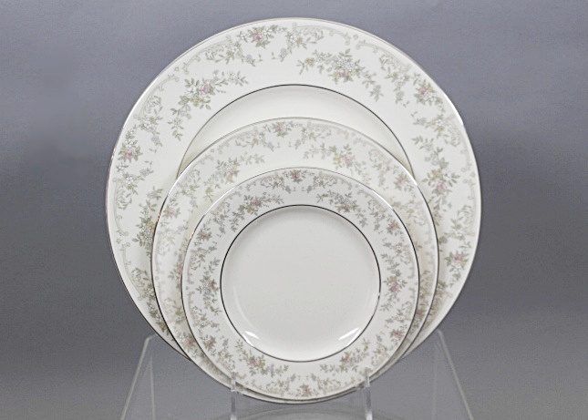 Royal Doulton Princess Diana "The Romance" Fine Bone China