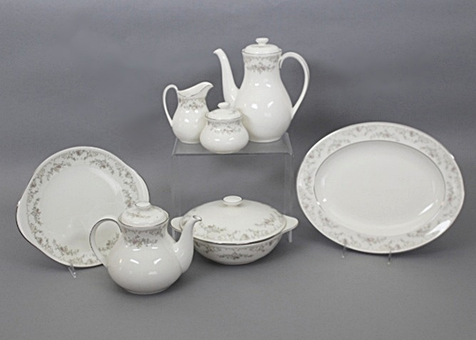 Royal Doulton Princess Diana "The Romance" Fine Bone China