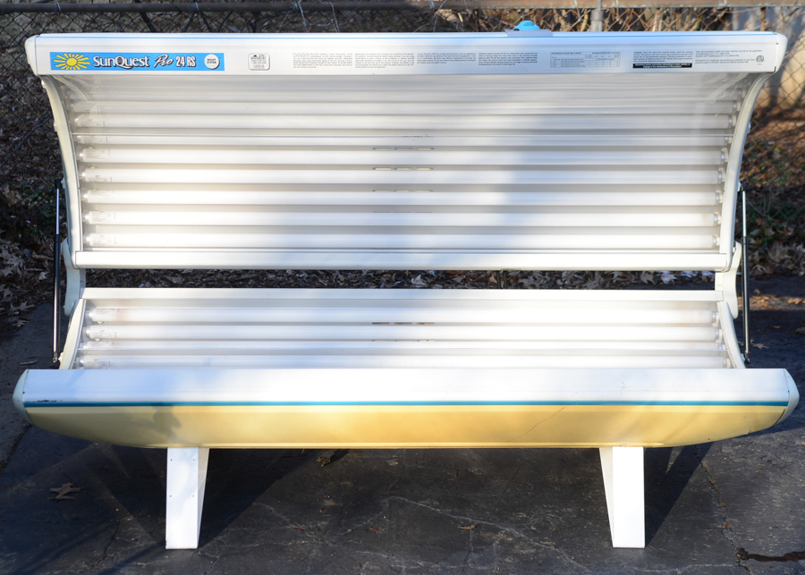 SunQuest Pro 24 RS Tanning Bed