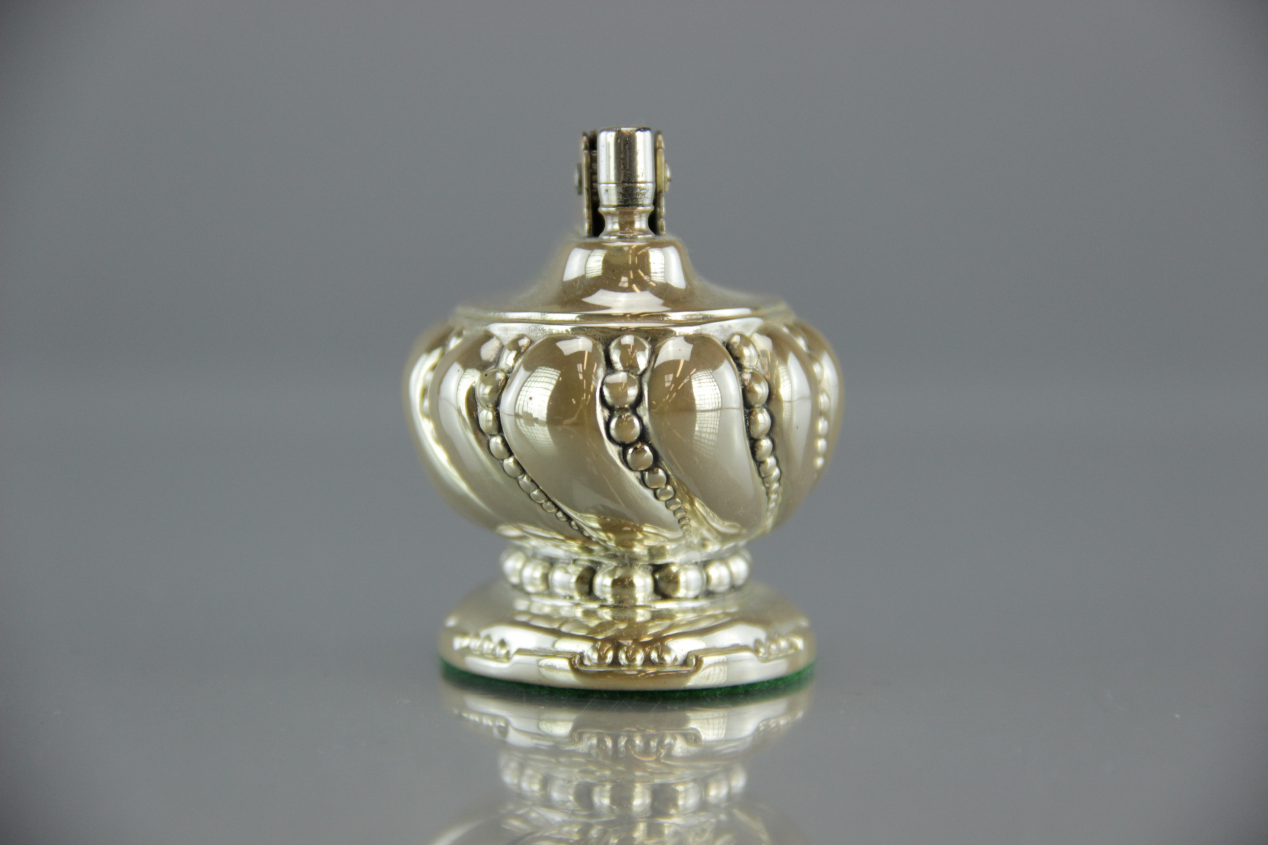 Ronson Crown Silver Table Lighter