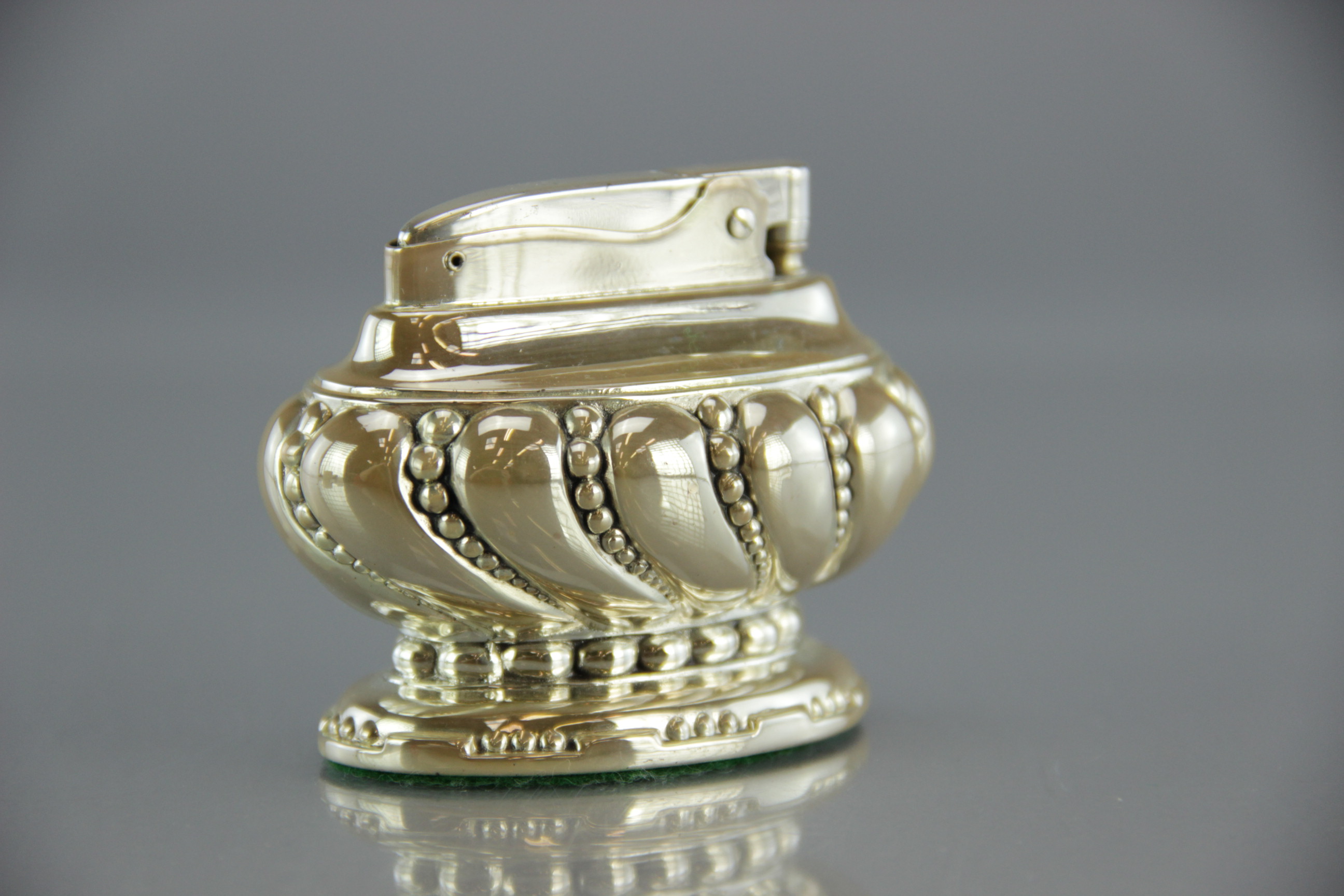 Ronson Crown Silver Table Lighter