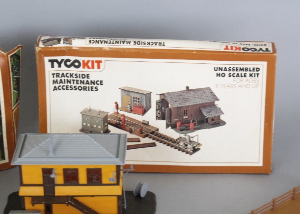 TYCO HO Scale Train Buildings & Accessories