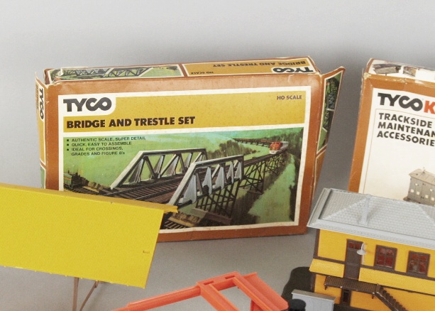 TYCO HO Scale Train Buildings & Accessories