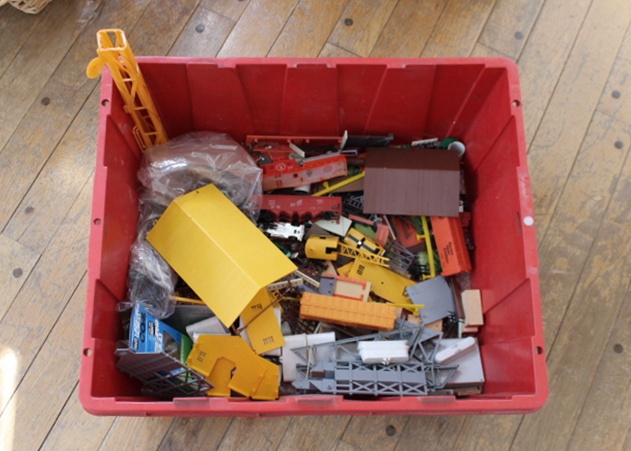 TYCO HO Scale Train Buildings & Accessories