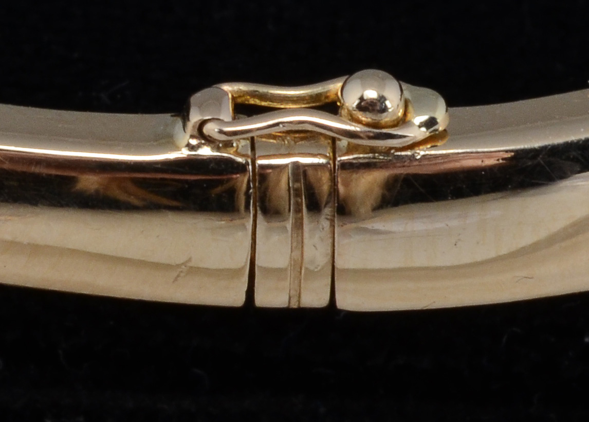 14K Yellow Gold Diamond and Sapphire Bangle Bracelet