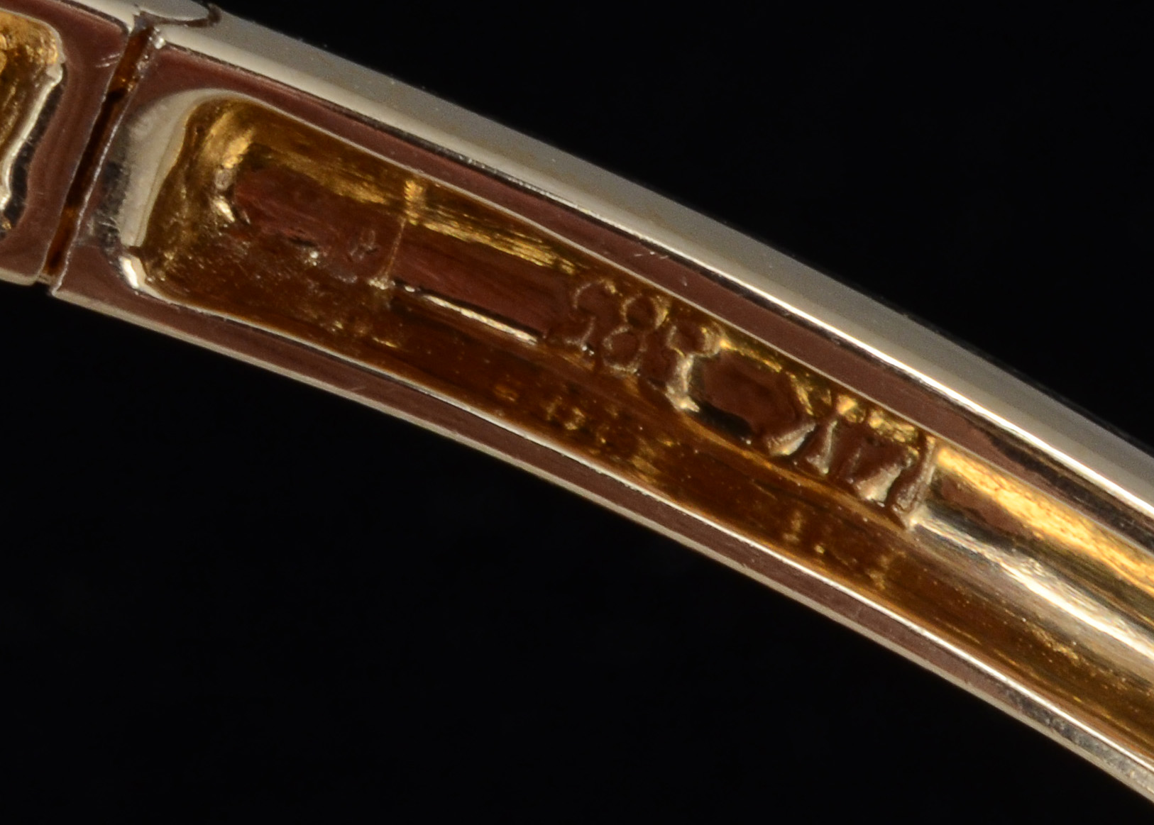 14K Yellow Gold Diamond and Sapphire Bangle Bracelet