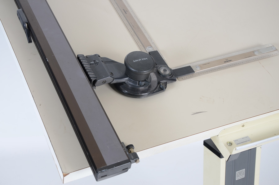 Muton Drafting Table