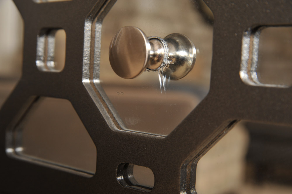 Modern Dresser with Mirrored Drawers