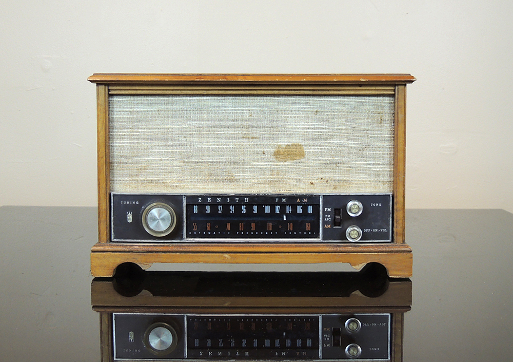 1950s Zenith Model K731 Long Distance Radio