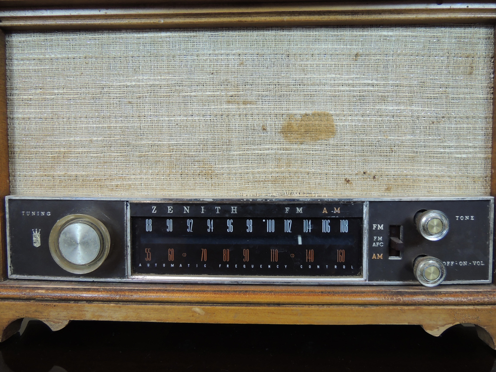 1950s Zenith Model K731 Long Distance Radio