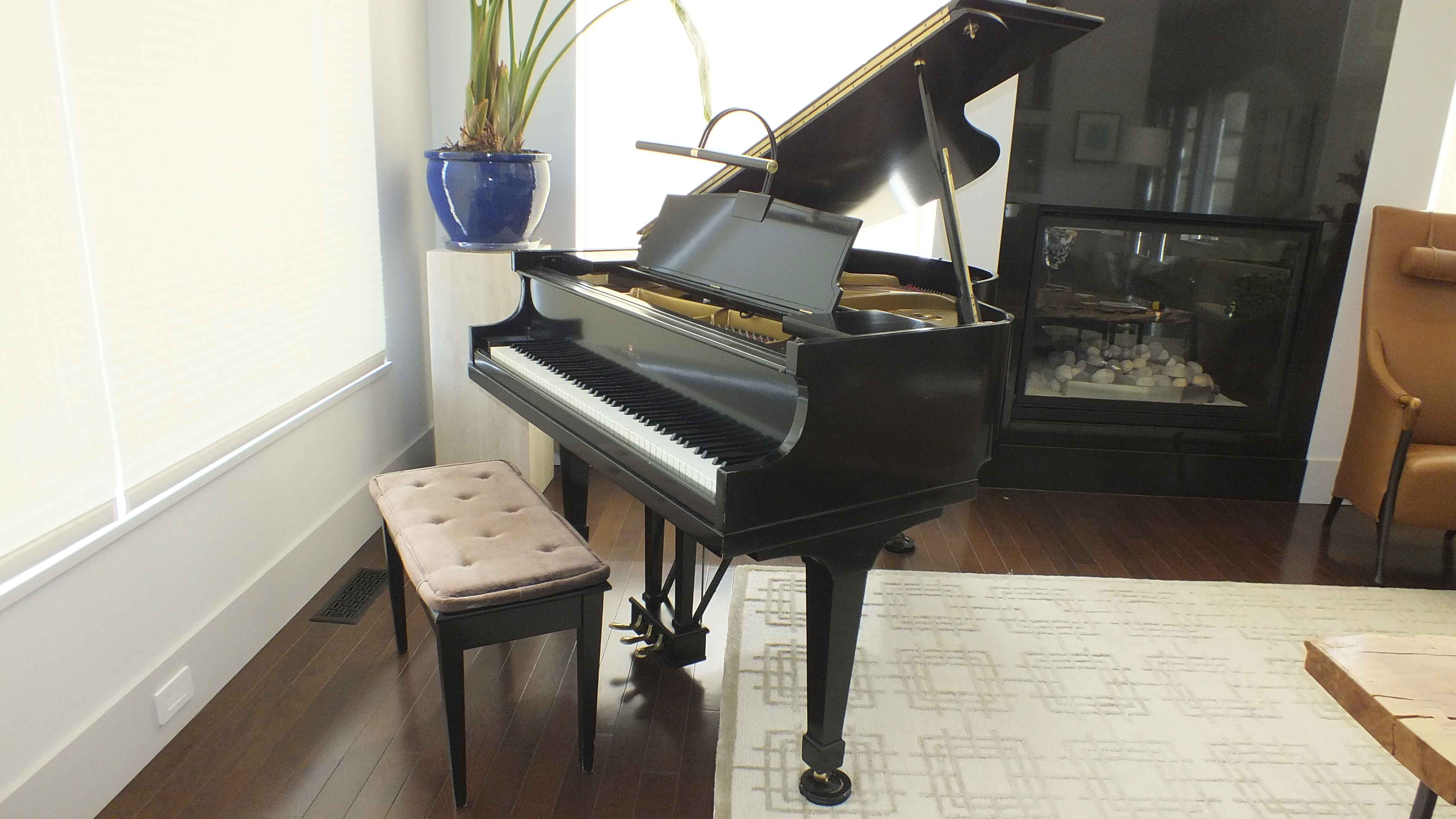 Aeolian Baby Grand Piano with Wurlitzer Decal, Circa 1913