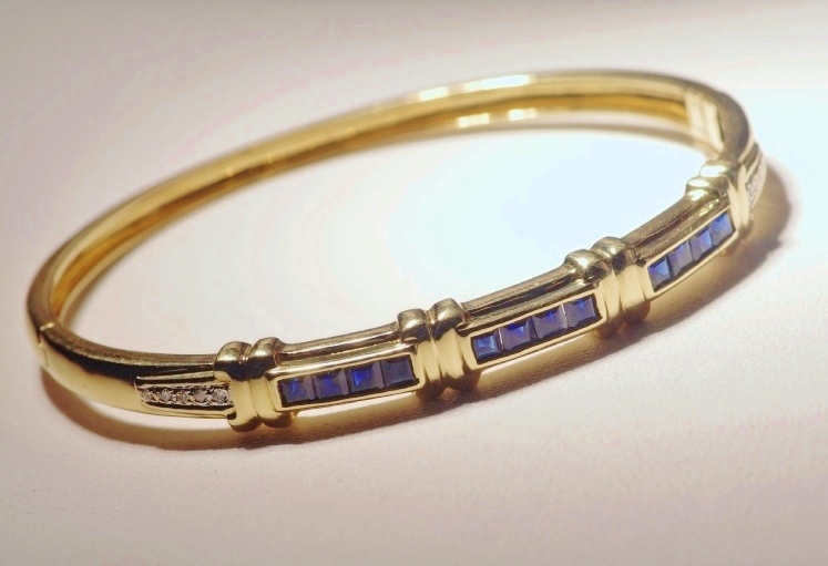 14K Yellow Gold Diamond and Sapphire Bangle Bracelet