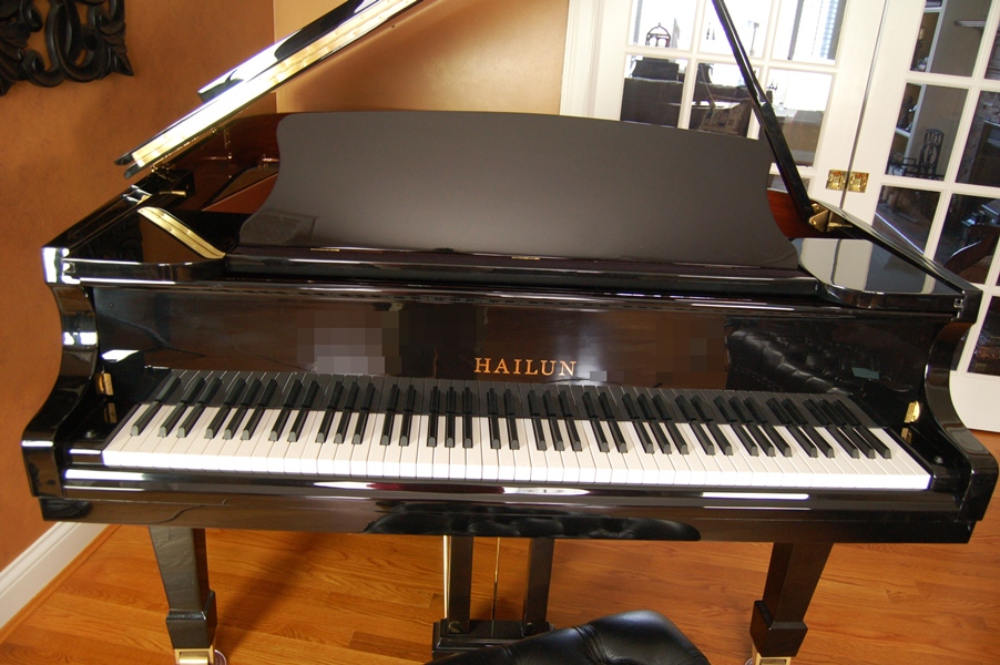Hailun Ebony Grand Piano (HG178) and Tufted Bench