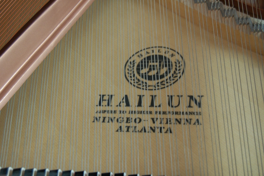 Hailun Ebony Grand Piano (HG178) and Tufted Bench